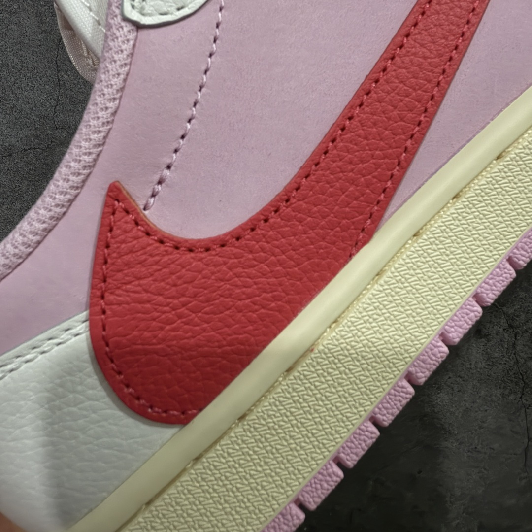 图片[3]-【PK纯原版本】Travis Scott x Air Jordan AJ1 Low OG SP TS联名 白粉倒钩低帮 IQ7604-101 知名大厂出品 纯原第一梯队版本 产品品控稳定性领先行业 各方面均可对飙市面通货版 SZ原厂全套原楦原纸板冲刀磨具开发 原厂皮料加持 原厂港宝加持定型后跟R度完美 同源原厂电绣 鬼脸飞翼针数密度立体效果一致 百分百一致原鞋 原厂拉帮工艺 针距密度一致 后跟弧度收口自然不对折 极致一眼正品既视感 进口玻璃冲刀皮料裁剪零毛边 全鞋电脑针车工艺 品控清洁度最高QC检验标准 免检产品 原厂订购鞋盒、鞋标、防尘纸、鞋撑、鞋带 追求极致的原厂味道 尺码：36-47.5-选品中心