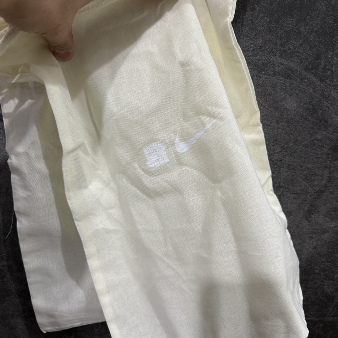 图片[9]-【GX纯原】UNDEFEATED x Nike Air Max 95 OG Big Bubble 灰红 货号：IB4523-003 外贸顶级专供 区别先行版 全部配色原鞋原尺码开发生产 极致还原 全部原厂材料一比一打造 一眼ZP既视感 欢迎对比市场版本 尺码：40 40.5 41 42 42.5 43 44 44.5 45 46 46.5 47.5 48 48.5-选品中心