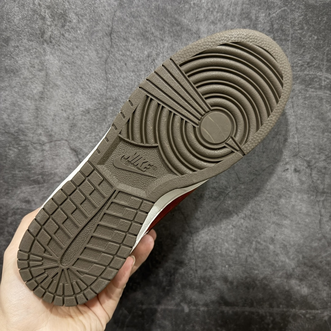 图片[9]-【公司级】Nike SB Dunk Low 马年限定 高端定制 低帮休闲滑板鞋  定制鞋盒 大厂纯原品质出货 超高清洁度 皮料切割干净无任何毛边 细节完美 货号：IQ1118-220  尺码：36 36.5 37.5 38 38.5 39 40 40.5 41 42 42.5 43 44 44.5 45 46-选品中心