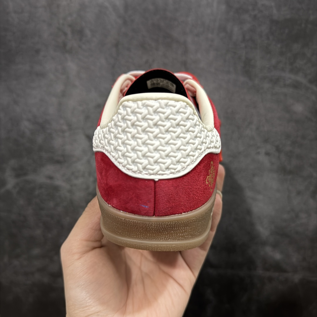 图片[4]-【定制版】马年限定德训🧨AD Gazelle Indoor Trainers 红白 羚羊内训系列低帮复古百搭休闲运动德训风板鞋 IF1808 90年代经典的复刻版！自60年代以足球训练鞋面世以来,Gazelle就以其经典设计席卷全球。1991年版本的复刻,再造经典Gazelle。采用皮革打造,搭配浊色细节,让这款经典更加简约。 尺码：35.5 36 36⅔ 37⅓ 38 38⅔ 39⅓ 40 40⅔ 41⅓ 42 42⅔ 43⅓ 44 45-选品中心