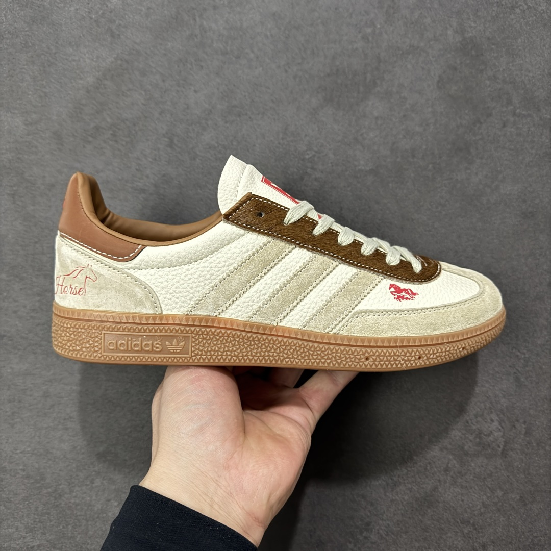 【定制版】Adidas Handball Spezial 马年限定 麂皮阿迪经典复古休闲板鞋 #原厂原档案开发出品 皮料切割干净无任何毛边 鞋型细节完美 超高清洁度 货号：JJ2617 尺码：36 36.5 37 38 38.5 39 40 40.5 41 42 42.5 43 44 45-选品中心