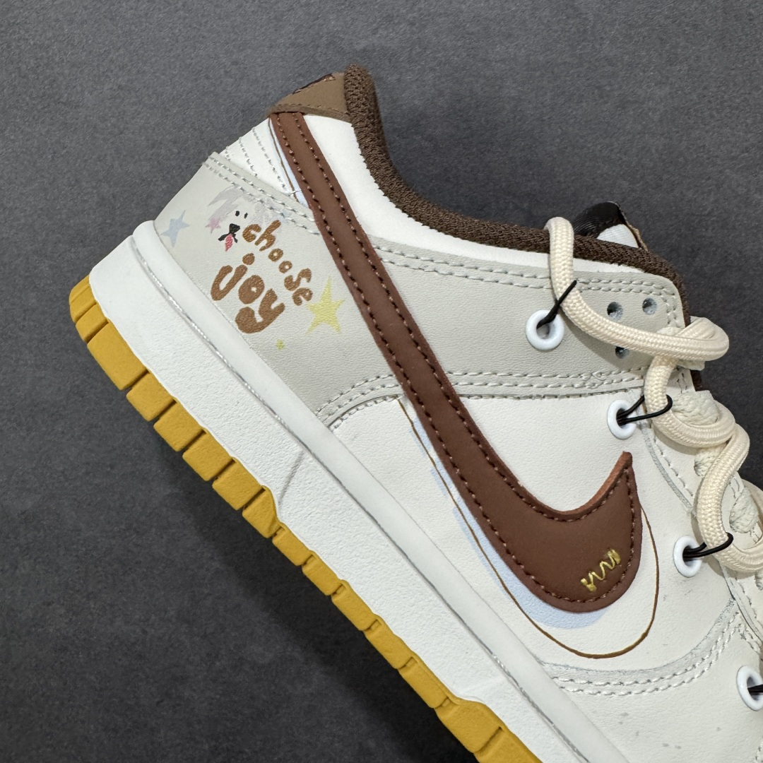 图片[6]-【定制版】耐克Nike SB Dunk Low Friendship Knot 定制Dunk SB顾名思义，具有经典的Dunk血缘，又注入了更多的时尚元素。相较于普通的Dunk滑板鞋，改良版的Dunk SB加厚了鞋舌的填充，使舒适性大大提升，同时也更方便穿脱；中底部分则加入了脚感柔软舒适Zoom Air气垫，有效吸收滑板等极限运动在落地时带来的冲击力，为街头运动者们提供更好的保护 货号：HM3695-071 尺码：35.5 36.5 37.5 38 38.5 39 40 40.5 41 42-选品中心