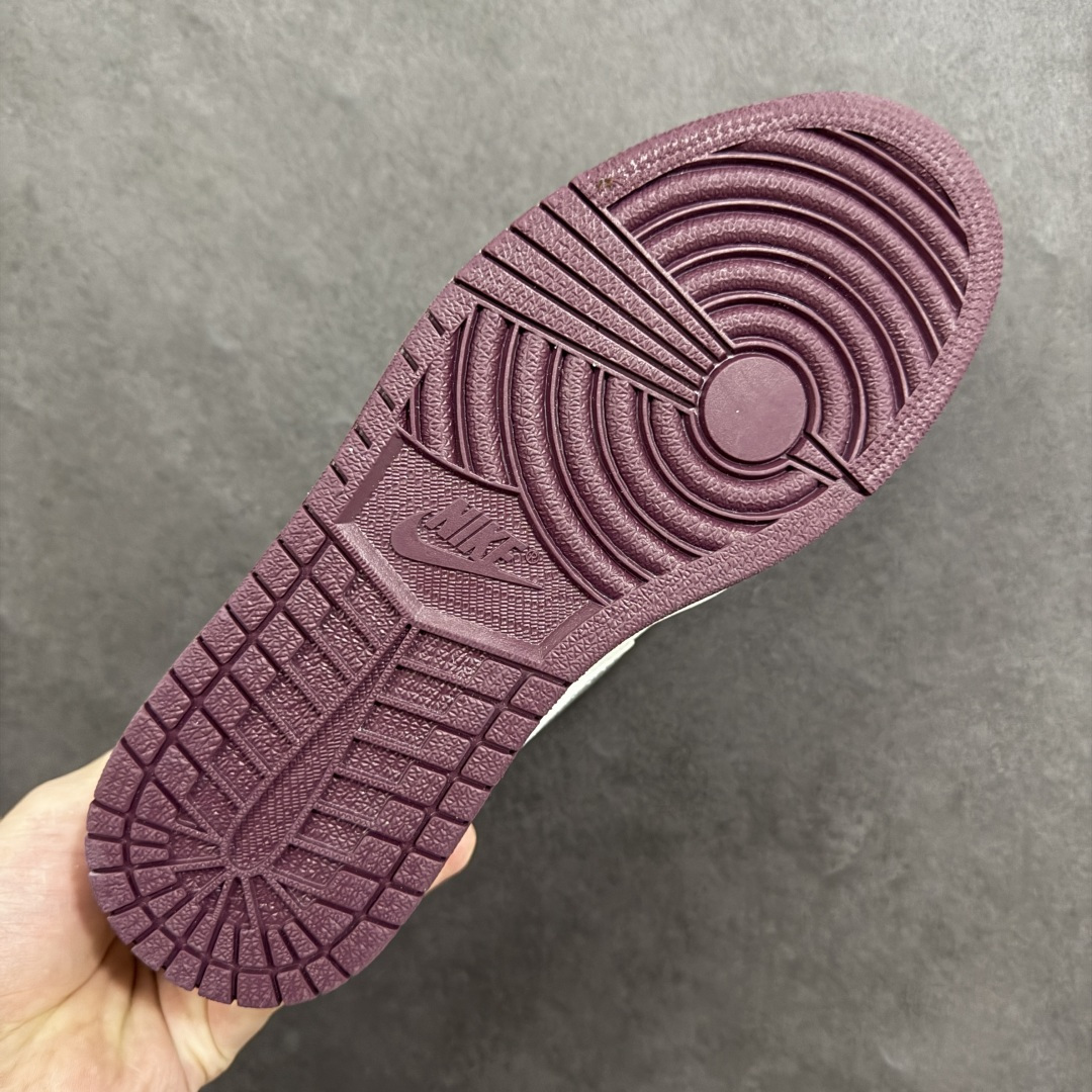 图片[9]-【H11版本】耐克Nike Air Jordan 1 Retro High OG AJ1代经典复古经典高帮百搭文化篮球鞋 555088-611 公司级真标半码制#原档案原数据开发版型#采用荔枝纹头层皮革鞋面材质#原厂立体填充鞋舌海绵#中底注胶孔及缜密中底拉帮工艺#原数据开发模具大底 尺码： 35.5 36 36.5 37.5 38 38.5 39 40 40.5 41 42 42.5 43 44 44.5 45 46 47.5 48.5 编码：H11B290300-选品中心
