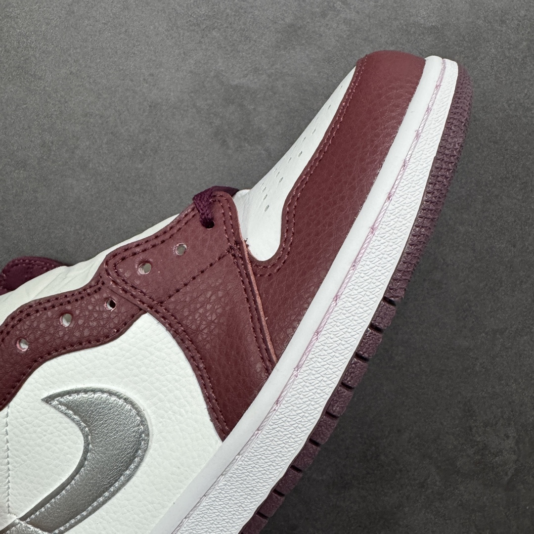 图片[5]-【H11版本】耐克Nike Air Jordan 1 Retro High OG AJ1代经典复古经典高帮百搭文化篮球鞋 555088-611 公司级真标半码制#原档案原数据开发版型#采用荔枝纹头层皮革鞋面材质#原厂立体填充鞋舌海绵#中底注胶孔及缜密中底拉帮工艺#原数据开发模具大底 尺码： 35.5 36 36.5 37.5 38 38.5 39 40 40.5 41 42 42.5 43 44 44.5 45 46 47.5 48.5 编码：H11B290300-选品中心