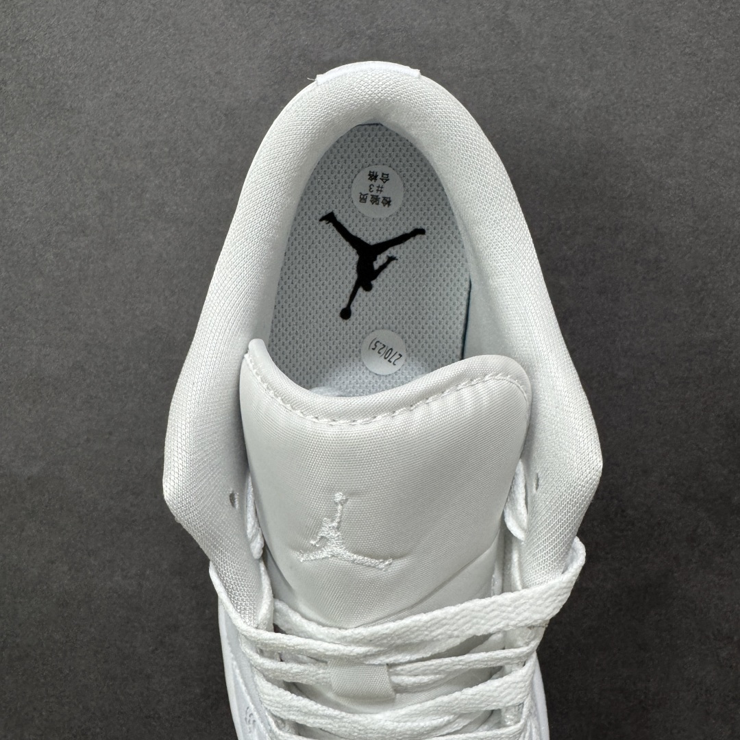 图片[7]-【H11版本】耐克Nike Air Jordan 1 AJ1经典复古经典低帮百搭文化篮球鞋 DV0990-111 公司级真标半码制#原档案原数据开发版型#采用荔枝纹头层皮革鞋面材质#原厂立体填充鞋舌海绵#中底注胶孔及缜密中底拉帮工艺#原数据开发模具大底 尺码：35.5 36 36.5 37.5 38 38.5 39 40 40.5 41 42 42.5 43 44 44.5 45 46 47.5 编码：H11B250260-选品中心