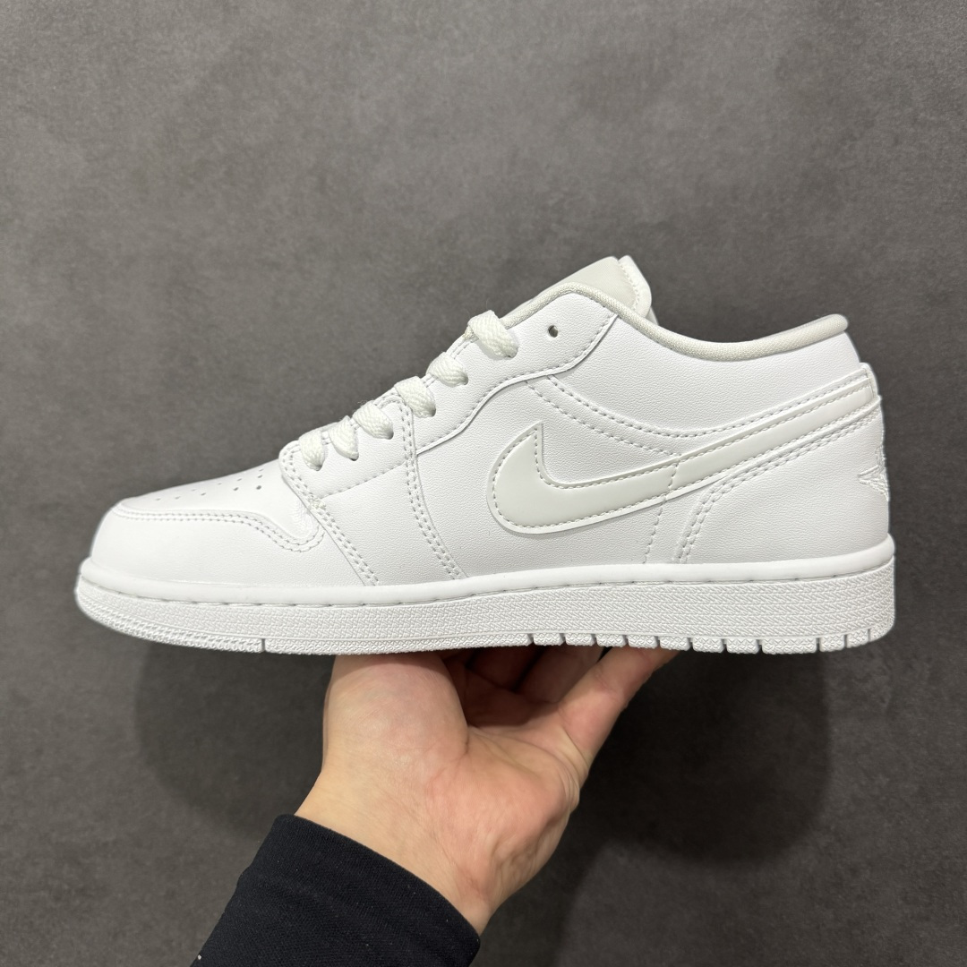 图片[2]-【H11版本】耐克Nike Air Jordan 1 AJ1经典复古经典低帮百搭文化篮球鞋 DV0990-111 公司级真标半码制#原档案原数据开发版型#采用荔枝纹头层皮革鞋面材质#原厂立体填充鞋舌海绵#中底注胶孔及缜密中底拉帮工艺#原数据开发模具大底 尺码：35.5 36 36.5 37.5 38 38.5 39 40 40.5 41 42 42.5 43 44 44.5 45 46 47.5 编码：H11B250260-选品中心