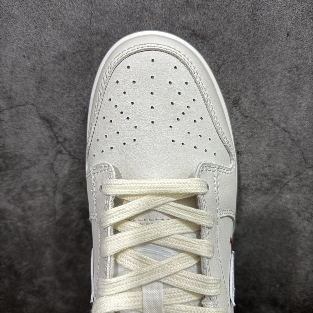 图片[5]-【YC纯原】NK Dunk Pegasus Pack 马年限定CNY新年款脱缰系列 舒适贴合低帮板鞋 白色 WW1228-174 这次官方选择从中国古代图腾中汲取灵感，以天马作为主设计元素。可以看到鞋身有大量的细腻刺绣，来表达这一主题。包括鞋舌、鞋垫等各处也都填满了特殊细节，彰显 CNY 的特殊规格。甚至鞋带前端也都是为此次专门设计的造型，带来浓郁的生肖氛围。实力大厂出品 新配色陆续开发 利润个位数只为口碑 全套原纸板楦头开发 确保原汁原味 完美呈现DUNK版型 一比一鞋头弧度高度鞋身弧度 此版本只针对中端市场 皮料材质有所更替 其他数据细节工艺流程均保持一致 绝不口嗨 细节品控鞋型随意对比 独家私模官方第六代原厂航空铝磨具打磨大底 鞋头坡度极致还原 无解鞋型 原盒原配 圈内天花板工艺 原厂玻璃冲刀 超高清洁度 全鞋零毛边皮料切割 原厂中底布点胶 中底布拉帮走线遵循公司 尺码：40 40.5 41 42 42.5 43 44 44.5 45 46-选品中心