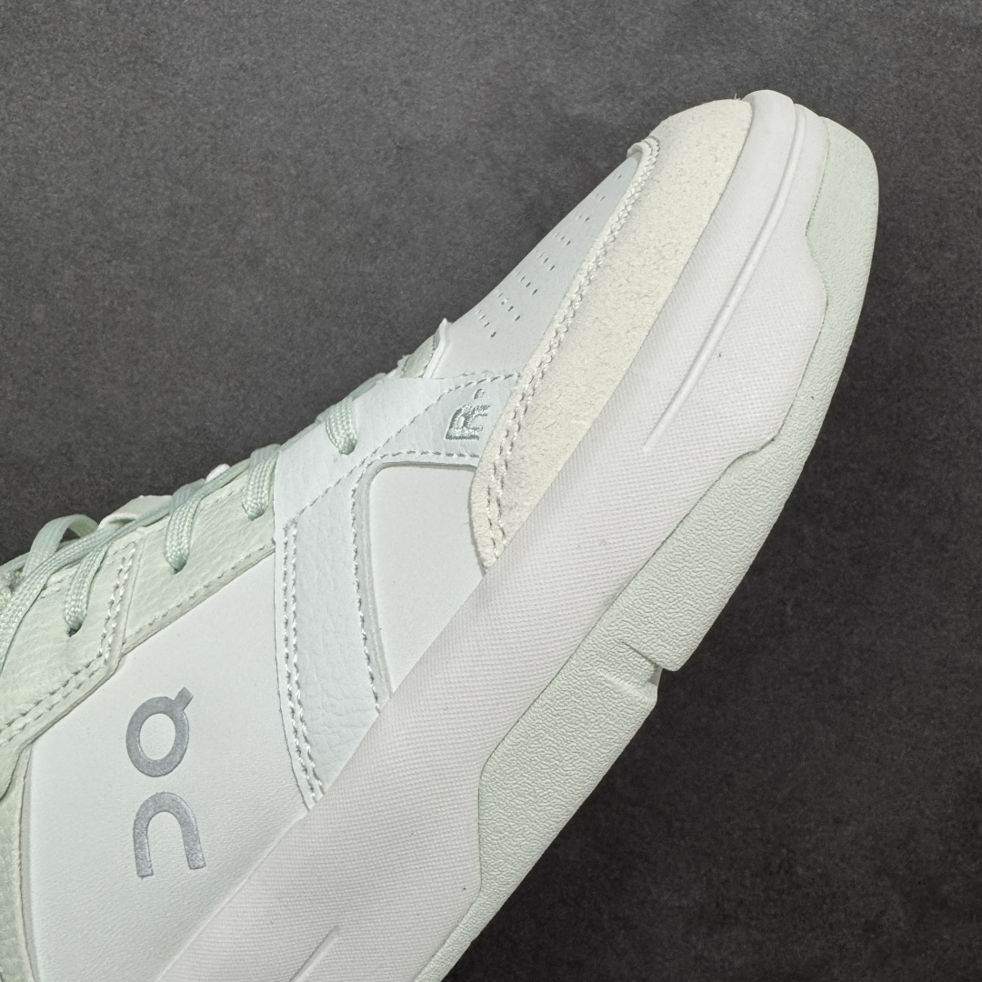 图片[5]-【公司级】THE Roger Clubhouse 费德勒 x On 昂跑 减震舒适复古休闲运动板鞋 #鞋款以网球为灵感的运动休闲鞋，大胆的复古外观与革新科技融合，助力运动生活的活力探索，让你尽享全天候舒适；多层叠加的环保人造皮革打造富有质感的鞋面，结合缝线、透气孔细节，体现恰到好处的复古美学。多款配色打破网球场的固有规则，带来焕然一新的视觉享受。 尺码：36-45 货号：3WF10434768-选品中心