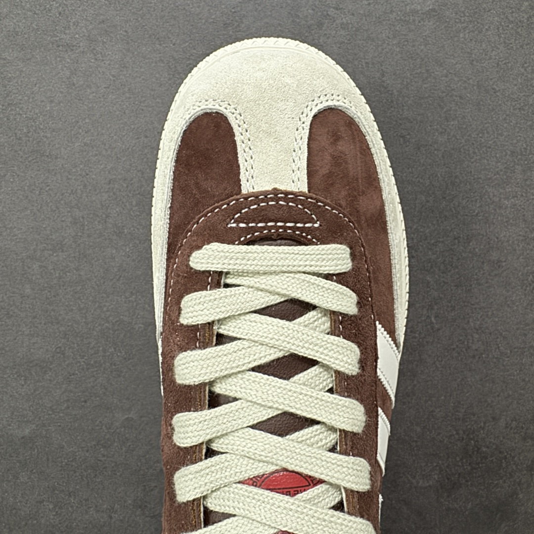 图片[8]-【定制版】2026马年限定新款定制Adidas Originals Handball Spezial ‘DIY‘定制系列 阿迪达斯 三叶草百搭低帮休闲运动板鞋 原装头层材料 用料绝不含糊 独家版型蒸餾加工帶來的是更好的视觉和脚感体验 清洁度 电绣工艺 皮料切割干净无任何毛边 细节完美 货号：ZH2604 尺码：36 36.5 37 38 38.5 39 40 40.5 41 42 42.5 43 44 45-选品中心