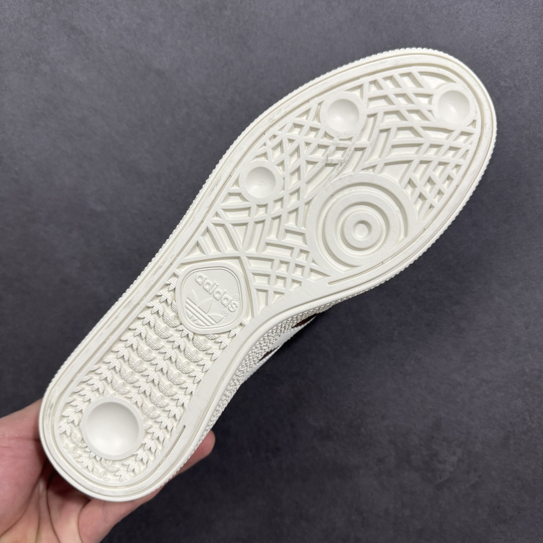 图片[9]-【定制版】2026马年限定新款定制Adidas Originals Handball Spezial ‘DIY‘定制系列 阿迪达斯 三叶草百搭低帮休闲运动板鞋 原装头层材料 用料绝不含糊 独家版型蒸餾加工帶來的是更好的视觉和脚感体验 清洁度 电绣工艺 皮料切割干净无任何毛边 细节完美 货号：ZH2604 尺码：36 36.5 37 38 38.5 39 40 40.5 41 42 42.5 43 44 45-选品中心