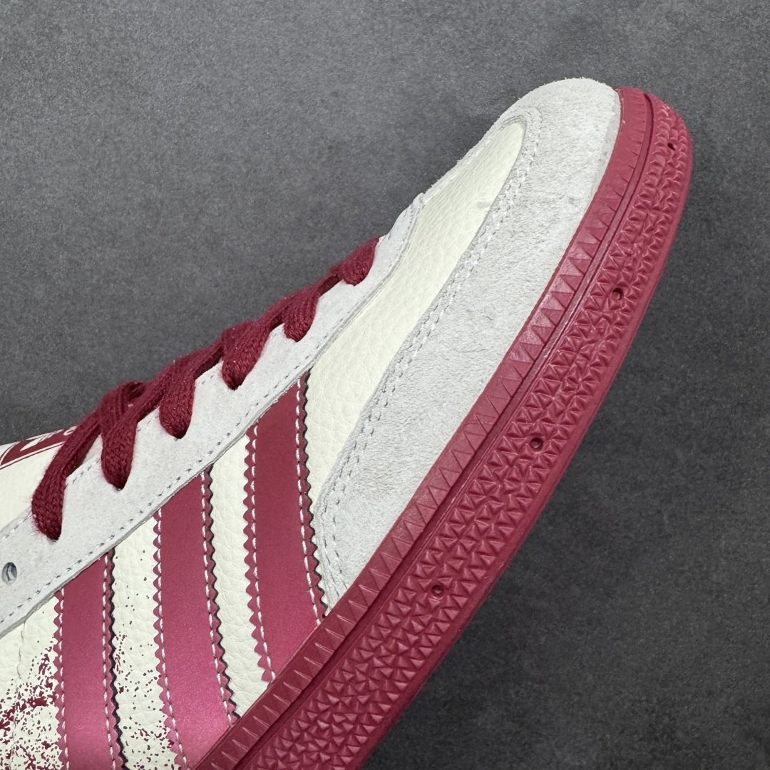 图片[5]-【定制版】2026马年限定新款定制Adidas Originals Handball Spezial ‘DIY‘定制系列 阿迪达斯 三叶草百搭低帮休闲运动板鞋 原装头层材料 用料绝不含糊 独家版型蒸餾加工帶來的是更好的视觉和脚感体验 清洁度 电绣工艺 皮料切割干净无任何毛边 细节完美 货号：JJ2621 尺码：36 36.5 37 38 38.5 39 40 40.5 41 42 42.5 43 44 45-选品中心