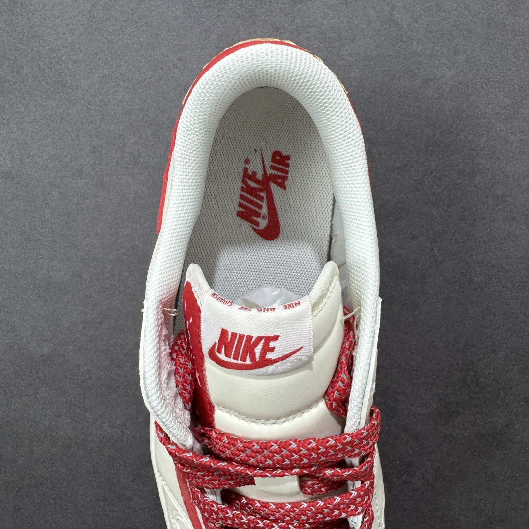 图片[7]-【定制版】马年限定新款Travis Scott x Fragment Design x Jordan Air Jordan 1 Low OG SP “马年联名限定-红白蓝三色拼接” 多方联名合作融合了Travi翻毛蓝勾s Scott 独特的音乐风格，藤原浩个性的设计风格以及Jordan品牌的经典元素 使其成为一双具有独特身份和价值的鞋子 清新而立体的外观加上联名标识更突出了其独特身份 这种配色方案显示出活力和时尚感 在视觉上引人注目 鞋身的质感和细腻的细节处理使其显得高端而格调十足 这款“倒钩”联名是设计与创意完美结合 融合多方的个性风格是一款备受瞩目的潮流鞋款 低帮休闲板鞋 定制鞋盒 大厂纯原品质出货 超高清洁度 皮料切割干净无任何毛边 细节完美 货号：HG0026-021 尺码：36 36.5 37.5 38 38.5 39 40 40.5 41 42 42.5 43 44 44.5 45-选品中心