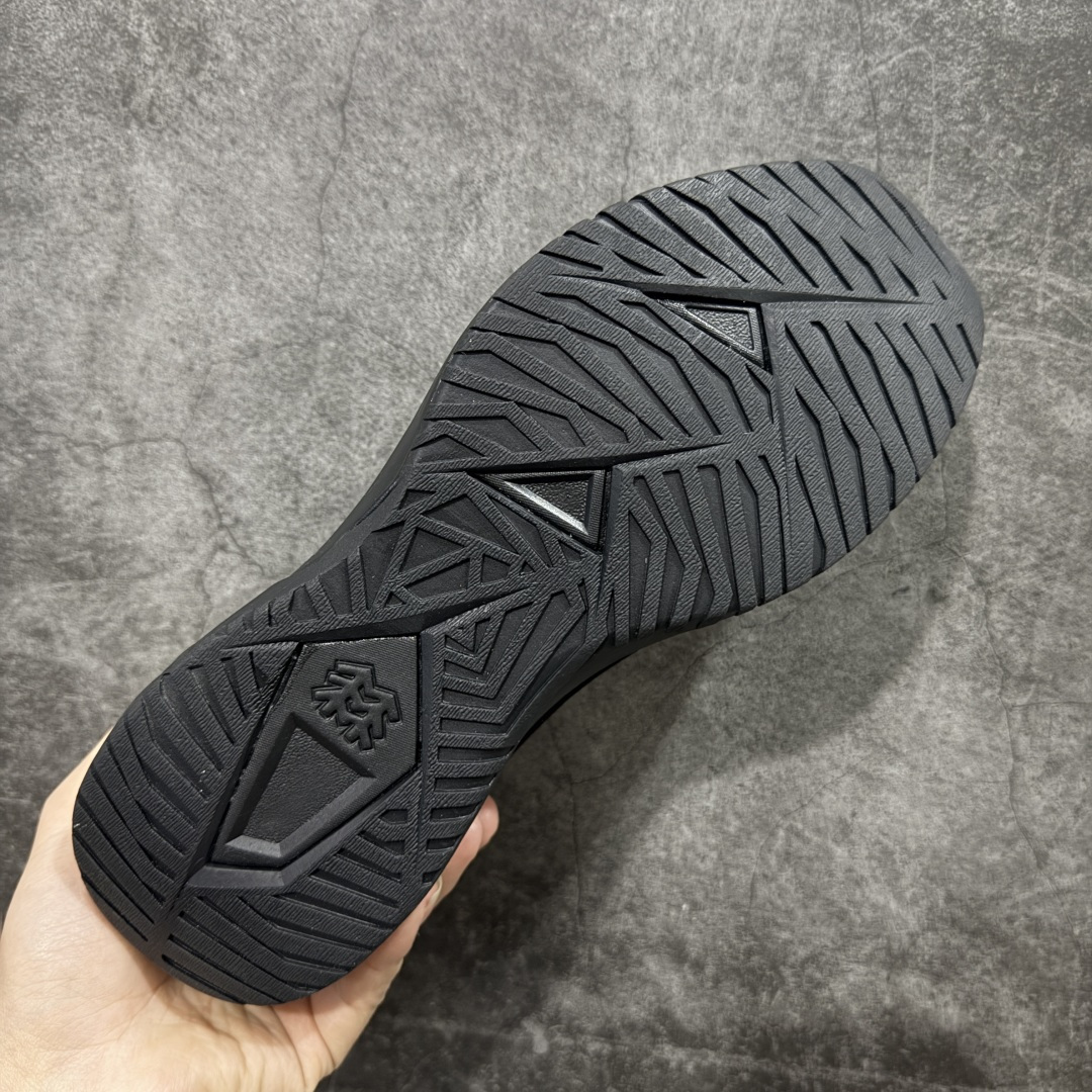 图片[9]-【莞产版本】可隆KOLON SPORT Skyler 2 舒适柔软 防水支撑轻便回弹 低帮 徒步鞋 黑色 脚感软到像踩云朵☁️—鞋面柔软贴合脚型，走石子路也不硌脚；防滑V黄金大底纹路深似锯齿，泥地、陡坡都稳稳拿捏，下雨天也不怕打滑。黑色耐脏又百搭，日常穿去上班是低调质感，进山徒步是可靠装备，从城市到山野，一双鞋承包所有 “出走计划” 尺码：39-45 无半码-选品中心