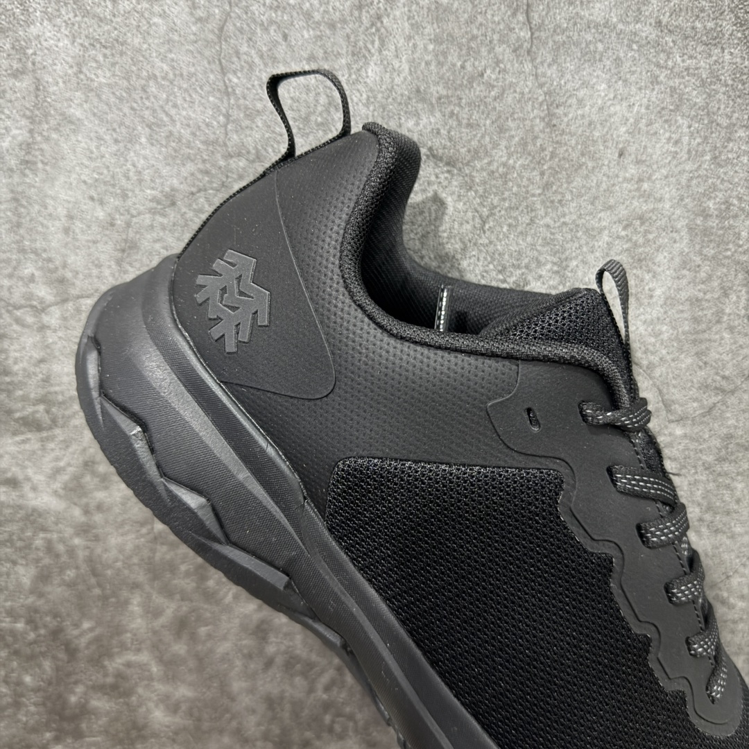 图片[7]-【莞产版本】可隆KOLON SPORT Skyler 2 舒适柔软 防水支撑轻便回弹 低帮 徒步鞋 黑色 脚感软到像踩云朵☁️—鞋面柔软贴合脚型，走石子路也不硌脚；防滑V黄金大底纹路深似锯齿，泥地、陡坡都稳稳拿捏，下雨天也不怕打滑。黑色耐脏又百搭，日常穿去上班是低调质感，进山徒步是可靠装备，从城市到山野，一双鞋承包所有 “出走计划” 尺码：39-45 无半码-选品中心