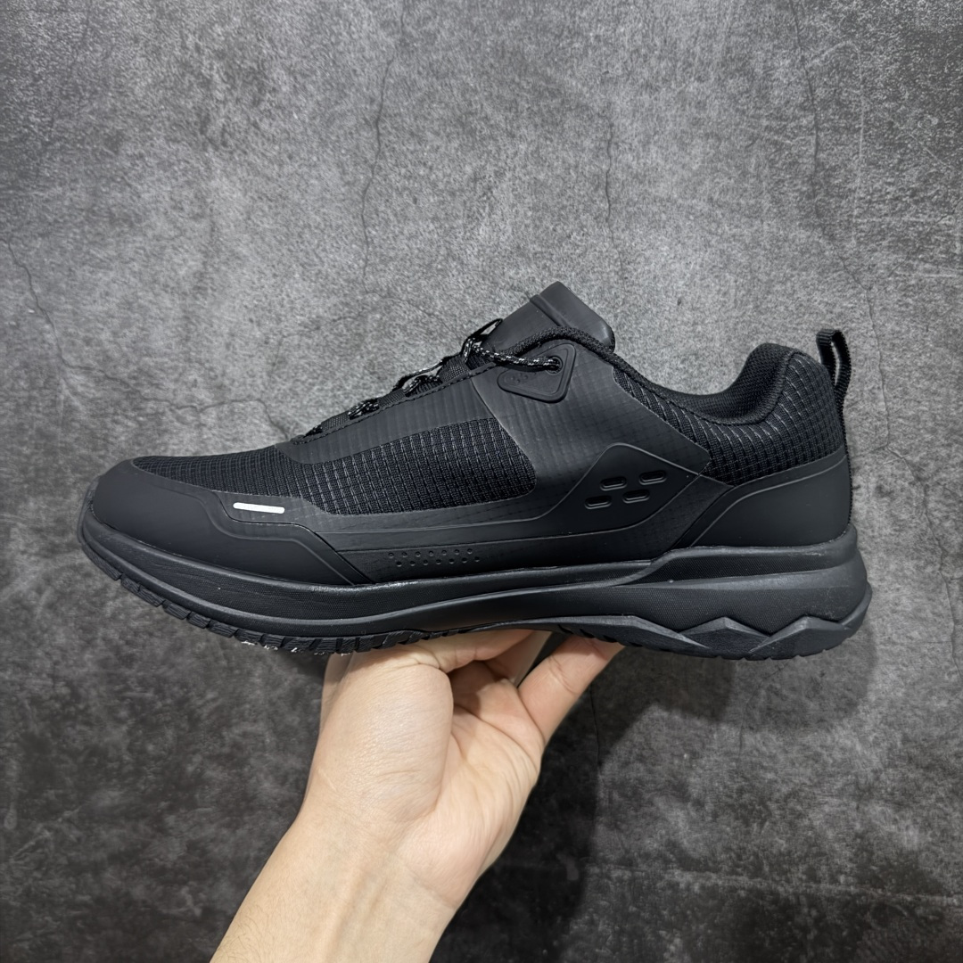 图片[2]-【正确版】可隆KOLON SPORT Skyler 2 舒适柔软 防水支撑轻便回弹 低帮 徒步鞋 黑色 脚感软到像踩云朵☁️—鞋面柔软贴合脚型，走石子路也不硌脚；防滑V黄金大底纹路深似锯齿，泥地、陡坡都稳稳拿捏，下雨天也不怕打滑。黑色耐脏又百搭，日常穿去上班是低调质感，进山徒步是可靠装备，从城市到山野，一双鞋承包所有 “出走计划” 尺码：39-45无半码-选品中心
