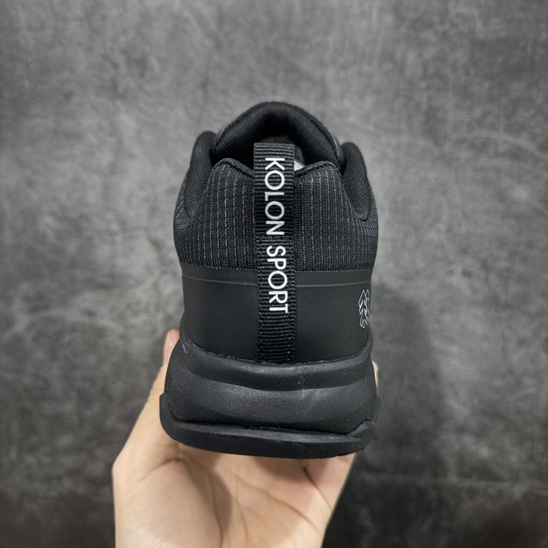 图片[4]-【正确版】可隆KOLON SPORT Skyler 2 舒适柔软 防水支撑轻便回弹 低帮 徒步鞋 黑色 脚感软到像踩云朵☁️—鞋面柔软贴合脚型，走石子路也不硌脚；防滑V黄金大底纹路深似锯齿，泥地、陡坡都稳稳拿捏，下雨天也不怕打滑。黑色耐脏又百搭，日常穿去上班是低调质感，进山徒步是可靠装备，从城市到山野，一双鞋承包所有 “出走计划” 尺码：39-45无半码-选品中心