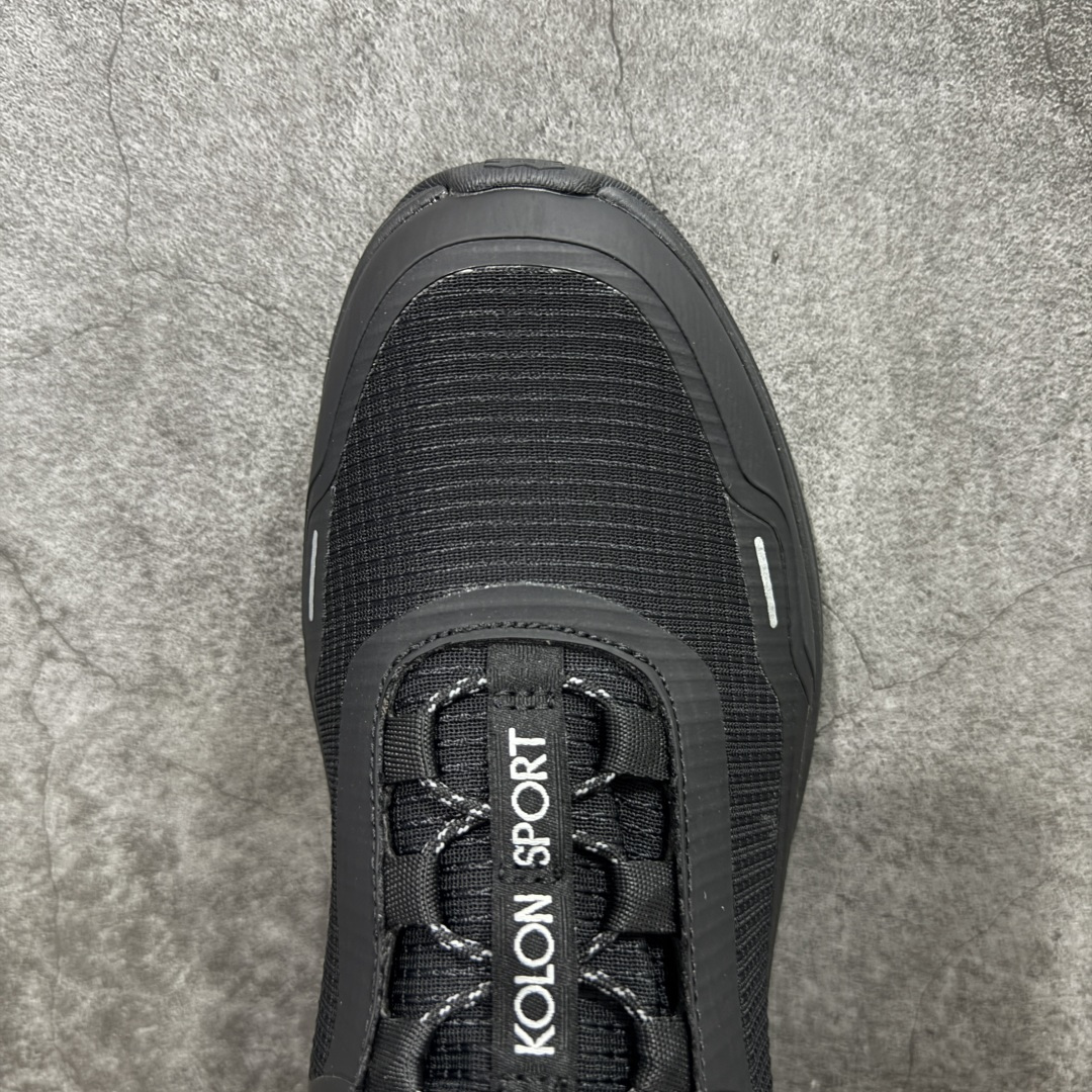 图片[7]-【正确版】可隆KOLON SPORT Skyler 2 舒适柔软 防水支撑轻便回弹 低帮 徒步鞋 黑色 脚感软到像踩云朵☁️—鞋面柔软贴合脚型，走石子路也不硌脚；防滑V黄金大底纹路深似锯齿，泥地、陡坡都稳稳拿捏，下雨天也不怕打滑。黑色耐脏又百搭，日常穿去上班是低调质感，进山徒步是可靠装备，从城市到山野，一双鞋承包所有 “出走计划” 尺码：39-45无半码-选品中心