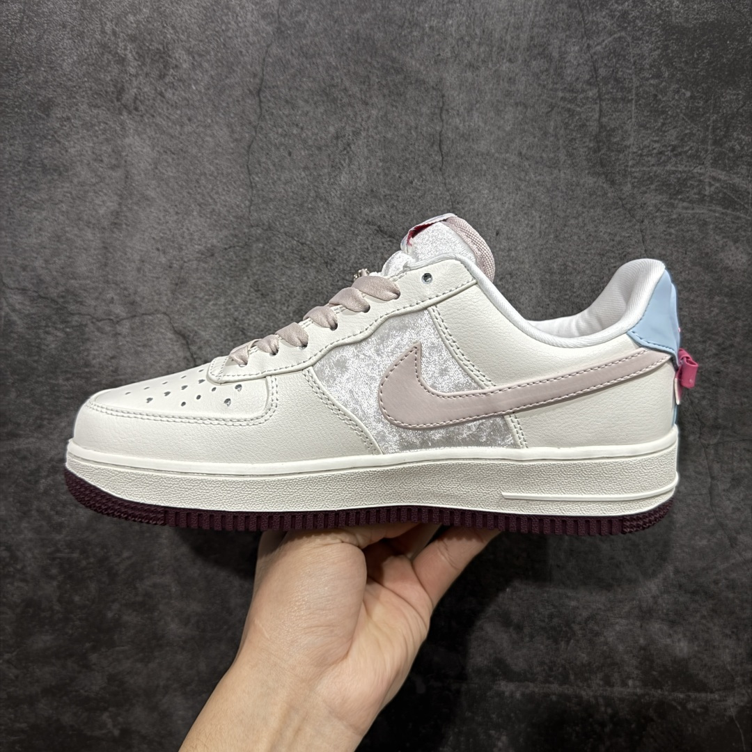 图片[2]-【公司级】NK Air Force 1 Low \” Valentine\’s Day \” 情人节 空军一号低帮休闲板鞋 IQ4937-161 原厂冲刀皮料切割干净 无任何毛边 打造纯正空军 全掌内置蜂窝气垫 原盒配件 原厂中底钢印、拉帮完美 全套原楦原模倾力打造完美版型 尺码：35.5 36 36.5 37.5 38 38.5 39 40 40.5 41 42 42.5 43 44.5 45-选品中心