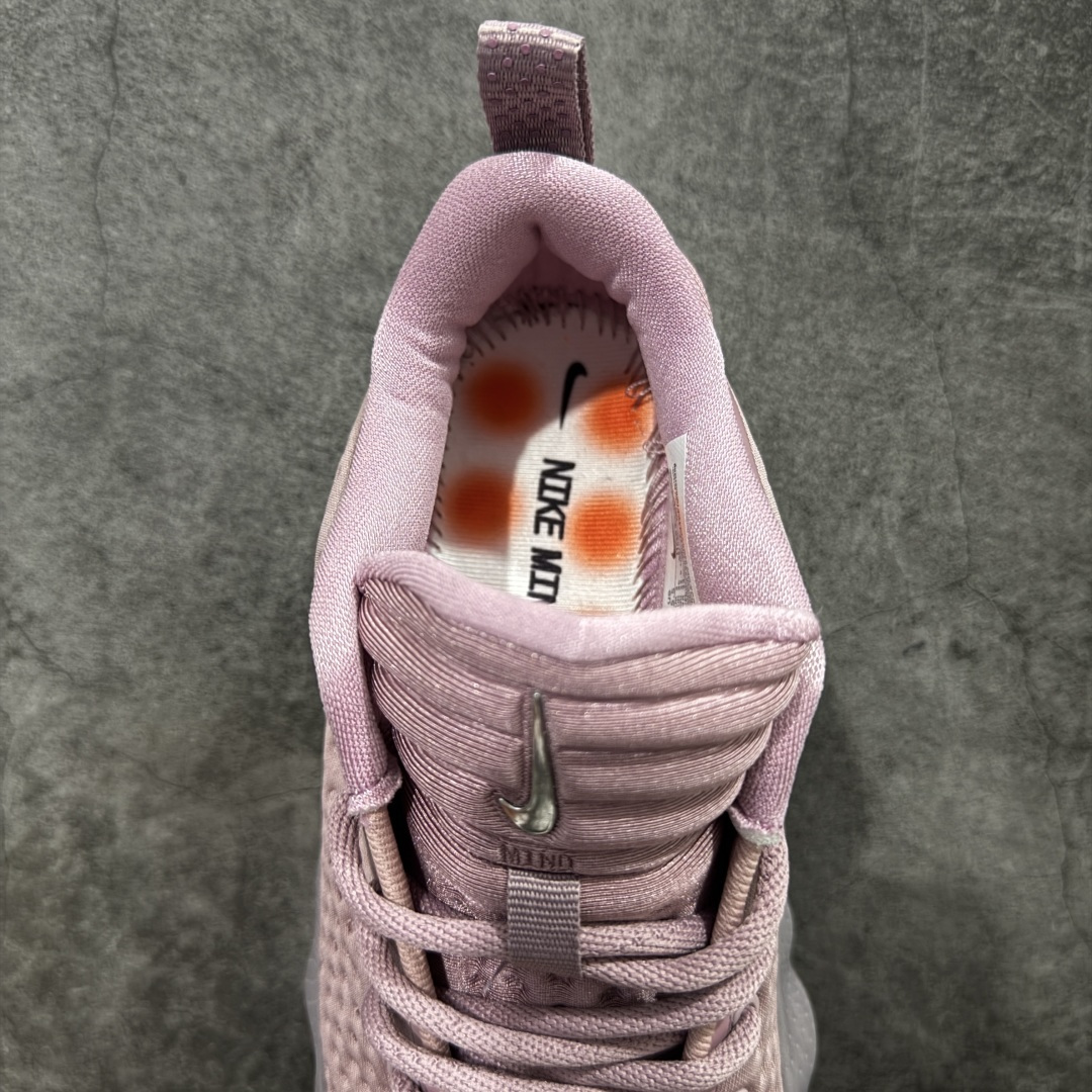 图片[8]-【先行版】NK Mind 002 黑科技足底按摩舒适贴合训练鞋 HQ4310-200 该系列首作 Mind 001 从神经科学中汲取灵感，打造出一款不仅外观独特，更能为穿着者带来别样感知体验的球鞋，此次新作将继续延续此核心方向。历时十年打磨的 Mind 系列，承载着 Nike 对未来鞋款的愿景呈现。系列中的每双鞋，外底均由 22 个独立泡沫结节构成，旨在模拟赤足般的体验。这些结节通过与足底感官感受器的相互作用，从而促进人体的自然步态。 尺码：36 36.5 37.5 38 38.5 39 40 40.5 41 42 42.5 43 44 44.5 45-选品中心