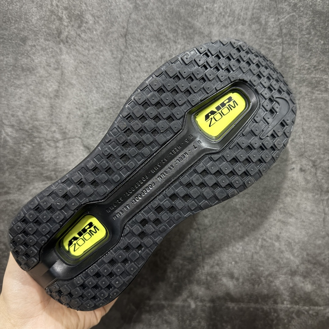 图片[9]-【公司级】Nike VOMERO PREMIUM 耐克 舒适减震防滑 低帮跑步鞋 全掌ReactX泡绵中底 前掌和后跟还配备了Air Zoom气垫单元 据说跑起来更快更舒适哦 这次最大的升级点 首次引入了ReactX泡绵 货号：HQ2050-001 尺码：36 36.5 37.5 38 38.5 39 40 40.5 41 42 42.5 43 44 45-选品中心