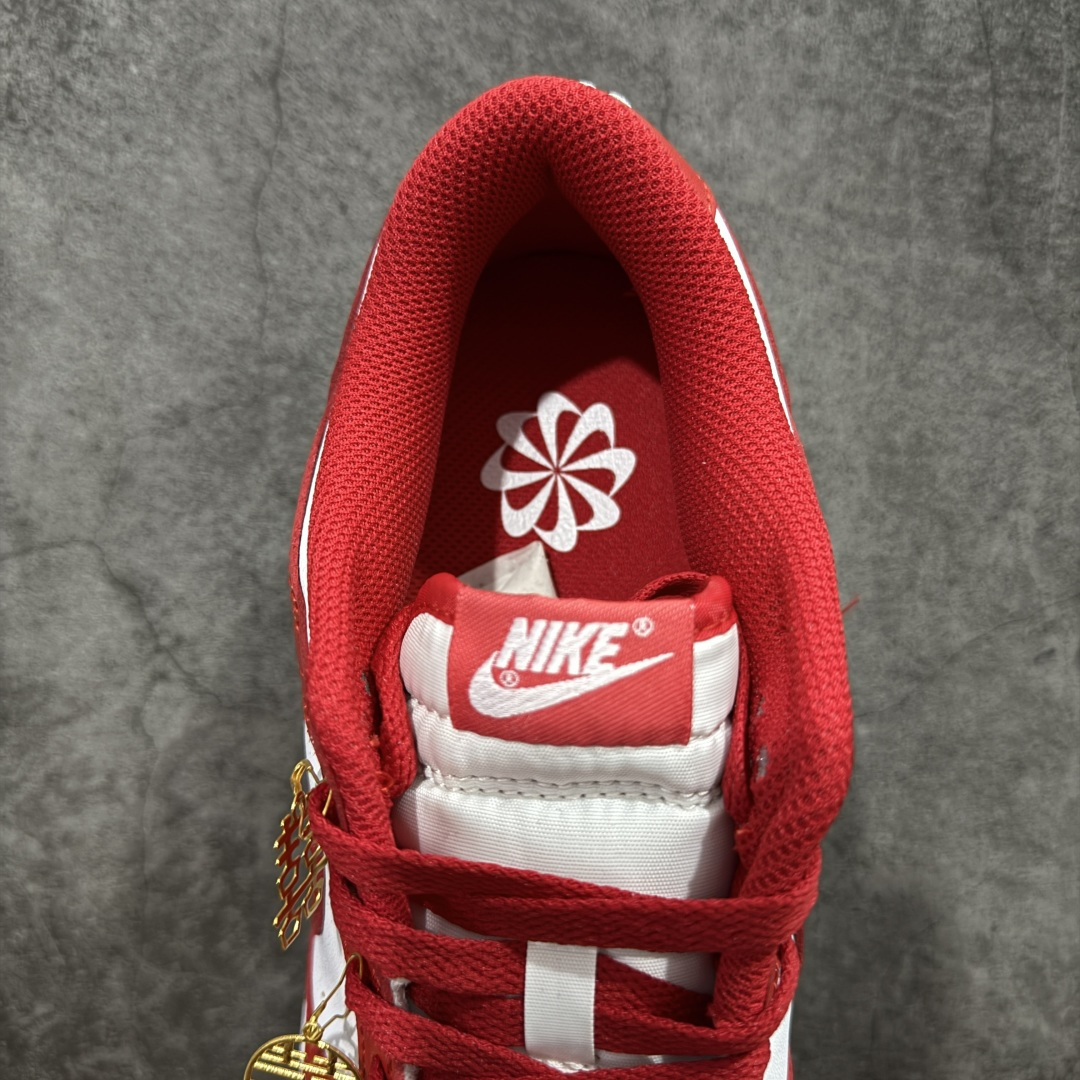 图片[8]-【YC纯原版】Nk Dunk Low SB绑带低帮休闲婚鞋 祥瑞红鸳 DD1873-116 #定制大盒 配色整体围绕爱意表达\”喜欢你\”主题婚鞋设计，鞋身整体采用专属颜料重新喷涂。特殊原创设计图标涂鸦装饰，添加潮流元素效果喷涂点缀。 尺码： 36 36.5 37.5 38 38.5 39 40 40.5 41 42 42.5 43 44-选品中心