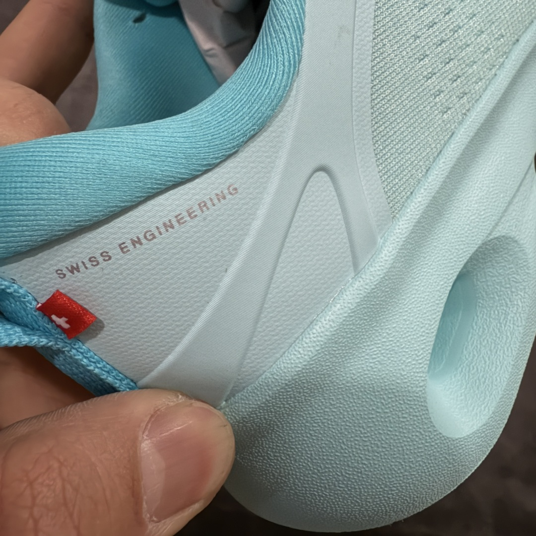 图片[3]-【莞产顶级】LOEWE罗意威 x ON昂跑 联名款 Cloudsolo系列 •原鞋一致橡胶底 原版高弹MD 加爆米花料 •正确后跟小蛮腰 •Logo立体有光泽度 •正确鞋头饱满立体 •鞋舌TPU立体高频 •正确鞋面网布多层厚实材料 •后跟织带高频立体 织带上浆加硬 •正确鞋带头滴胶柔软 •正确鞋垫前薄后厚有弹性（欧奈斯材料，非普通海玻璃） 尺码：36 36.5 37 37.5 38 38.5 39 40 40.5 41 42 42.5 43 44 44.5 45 46（真半码）-选品中心