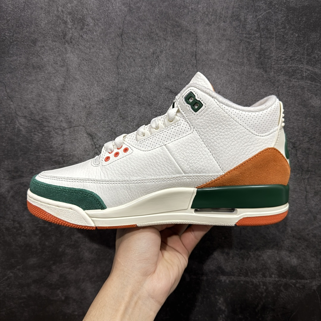 图片[2]-【XP纯原】Solefly x Air Jordan 3 Retro \”Miami\” 迈阿密联名 白绿橙 AJ3 乔丹3代 aj3 乔3 白绿橙 乔丹篮球鞋系列 迈阿密鞋店Solefly和Jordan Brandb再次联手，打造全新的Air Jordan 3联名款，设计灵感源于主理人Carlos Prieto的家族从古巴到迈阿密的移民故事，橙绿配色不仅呼应迈阿密飓风队，更象征着活力与传承。鞋身以白色皮革为基底，搭配绿色麂皮鞋头与橙色麂皮后跟，质感高级又复古；鞋舌上Jumpmman Logo采用绿色点缀，中底采用做旧奶油色，搭配橙色橡胶外底，瞬间拉回80年代氛围；鞋后跟拉片下的SoleFly浮雕Logo与Nike Air标志，彩蛋是鞋舌绣有\”Sunshine State\”和\”Miami\”字样，彩蛋十足！鞋盒还将SF与店铺所在地区佛罗里达州的地图结合在一起，突显本次联名的专属身份。 货号：IF4491-100（2025.12.01发售） 货号：IO1752-100 尺码： 40 40.5 41 42 42.5 43 44 44.5 45 46 47.5-选品中心