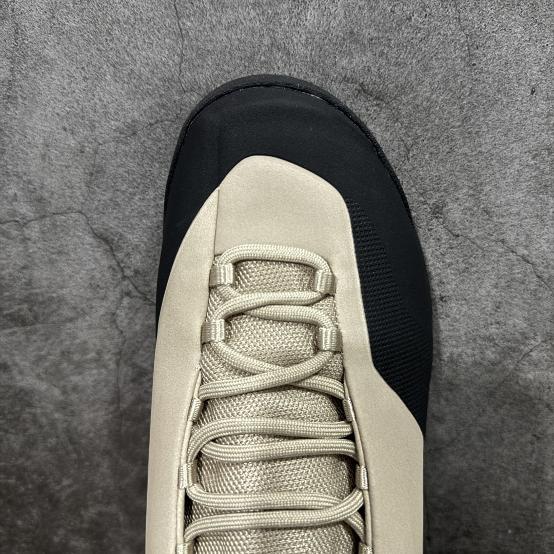 图片[5]-【莞产原盒版】Arcteryx始祖鸟 Konseal Shoe 舒适 防滑耐磨透气支撑抓地 登山鞋 深蓝色 正确原盒 全鞋采用头层麂皮 耐磨防滑黄金V底 莞产高品质 区别市场通货 代购指定版本 原数据开发 不掉标 正确高频字体 鸟爪细节完美 区别市场公版货 错误字体货 中底带钢印上脚舒适轻便无负重感 四季百搭 始祖鸟 KONSEAL 轻量户外鞋，这双鞋，不仅仅可以穿着逛街上班，更可以穿着徒步旅游甚至攀岩！说实话，没多少人真的会去攀岩，经我们试穿，这双鞋，日常穿也是非常舒服轻便！搭配日常的衣服完全不违和！结构中底TPU底盘，保护双脚。配置3D模具保护双脚+一体化系带系统，鞋面防撕裂网布、TPU保护膜和牛巴革合成面料，喜欢放心入！这种类型的鞋子咱们家超难得遇到一次，喜欢一定不要错过 尺码：39-45-选品中心