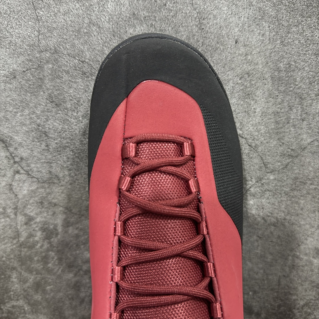 图片[5]-【莞产原盒版】Arcteryx始祖鸟 Konseal Shoe 舒适 防滑耐磨透气支撑抓地 登山鞋 深蓝色 正确原盒 全鞋采用头层麂皮 耐磨防滑黄金V底 莞产高品质 区别市场通货 代购指定版本 原数据开发 不掉标 正确高频字体 鸟爪细节完美 区别市场公版货 错误字体货 中底带钢印上脚舒适轻便无负重感 四季百搭 始祖鸟 KONSEAL 轻量户外鞋，这双鞋，不仅仅可以穿着逛街上班，更可以穿着徒步旅游甚至攀岩！说实话，没多少人真的会去攀岩，经我们试穿，这双鞋，日常穿也是非常舒服轻便！搭配日常的衣服完全不违和！结构中底TPU底盘，保护双脚。配置3D模具保护双脚+一体化系带系统，鞋面防撕裂网布、TPU保护膜和牛巴革合成面料，喜欢放心入！这种类型的鞋子咱们家超难得遇到一次，喜欢一定不要错过 尺码：39-45-选品中心