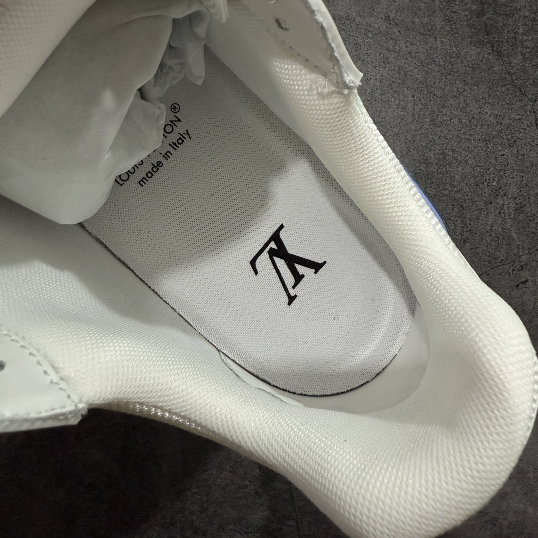 图片[8]-【天花板/Goat版】 市场最强版 没有之一的存在💪🏻 Louis Vuitton LV Trainer 系列全新版上架 手里有正品的可以对比下🆚懂货的看细节‼️ 此版品质是市场从未达到的新高度！ 整体版型 皮料 牛仔布的色差 压花纹路清晰度 后跟版型等等 都可以自行对比[机智]吊打市场所有货，怒甩十条街的那种，直接来正品对比图🆚，欢迎拿市场各大工厂的货来对比！ 尺码：40-45码-选品中心