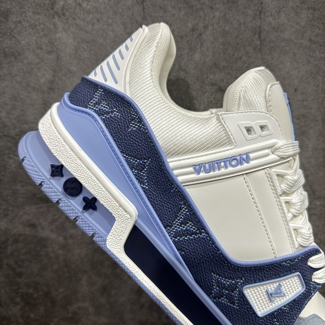 图片[7]-【天花板/Goat版】 市场最强版 没有之一的存在💪🏻 Louis Vuitton LV Trainer 系列全新版上架 手里有正品的可以对比下🆚懂货的看细节‼️ 此版品质是市场从未达到的新高度！ 整体版型 皮料 牛仔布的色差 压花纹路清晰度 后跟版型等等 都可以自行对比[机智]吊打市场所有货，怒甩十条街的那种，直接来正品对比图🆚，欢迎拿市场各大工厂的货来对比！ 尺码：40-45码-选品中心