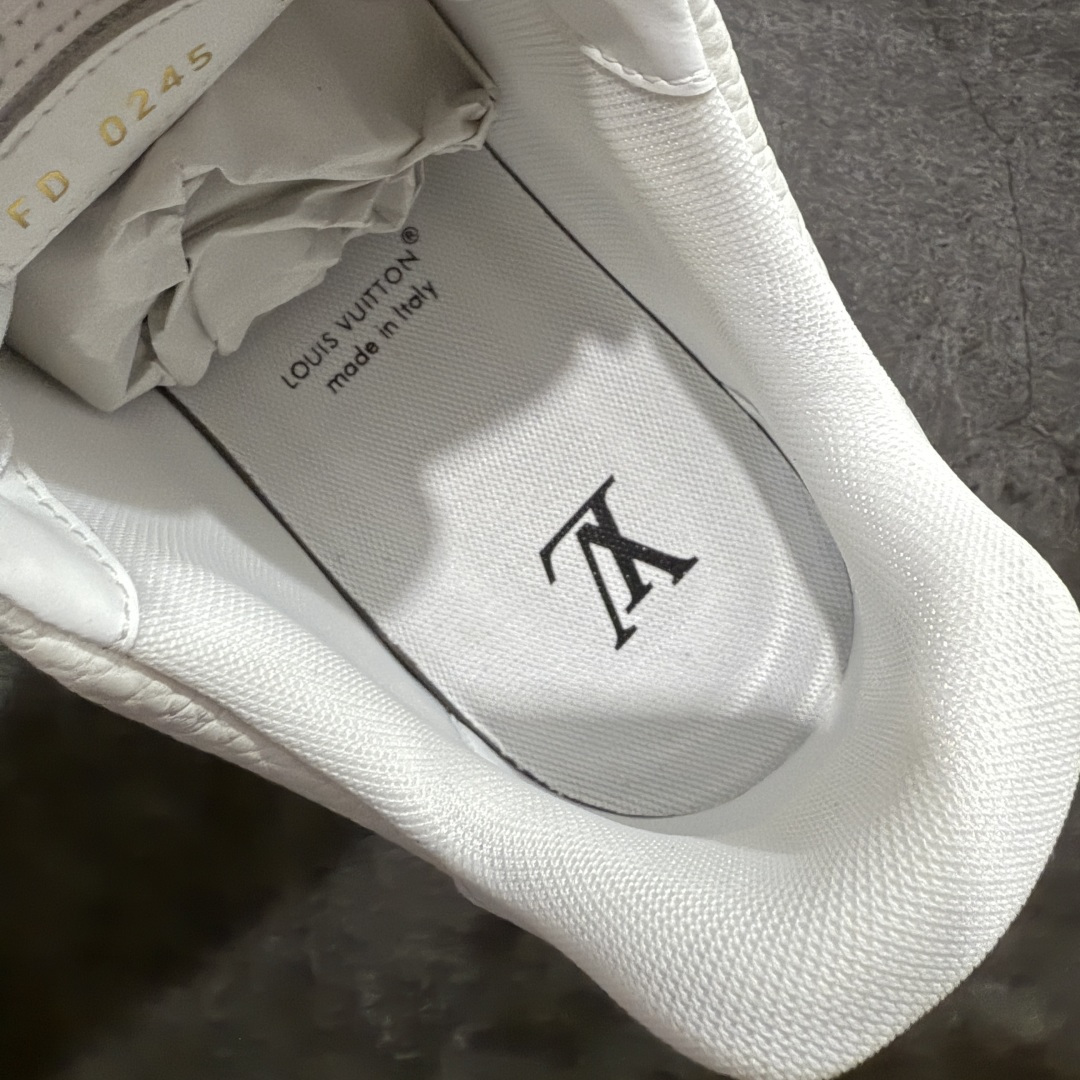 图片[8]-【PK纯原版】Louis Vuitton 路易威登 LV Trainer 低帮休闲板鞋 同步官方2025最新原版包装 海淘代购同渠道品质 高端零售 外贸充正专供 原版购入开发 ZP级全套包装 完美楦型 正确卡色 大底TPU 质感媲美原版 细节与原版一致 请注意区分市面通货材 尺码：39 40 41 42 43 44 45 46-选品中心