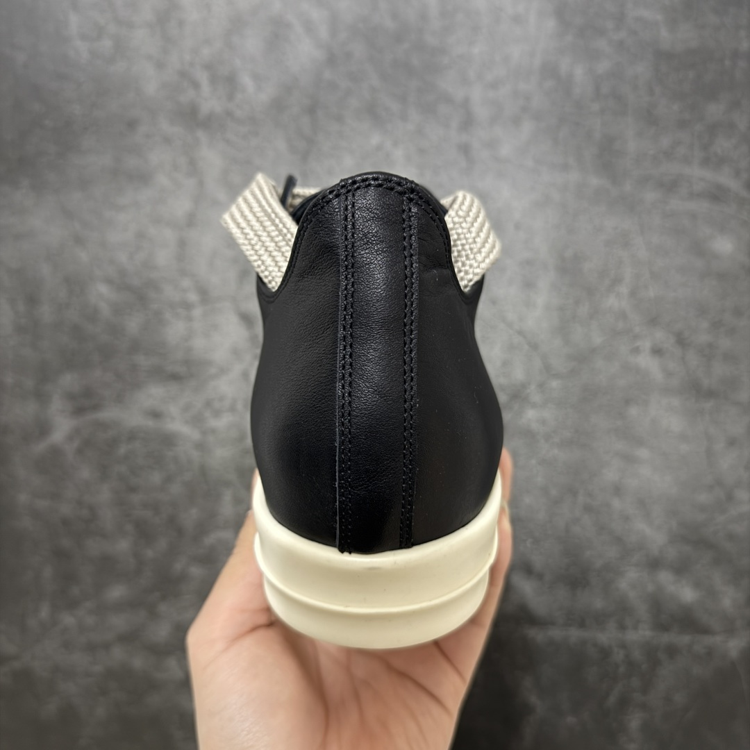 图片[4]-【XC2.0升级版】Rick Owens Vintage Low-Top Sneakers RO低帮系列暗黑高街经典休闲运动厚底板鞋 黑白粗绑带皮面 原厂皮批次上线 无需任何文案吹嘘！货硬就是王道！ 独家购入2025最新原鞋开发！重新调整最新批次细节！ 升级采用原厂粒面小牛皮打造！同步官方配备同规格材料布袋！标配原盒 加固硬盒外套 高标准出货！ PS：退换布袋丢失扣20 请知悉！ 尺码：38-45-选品中心