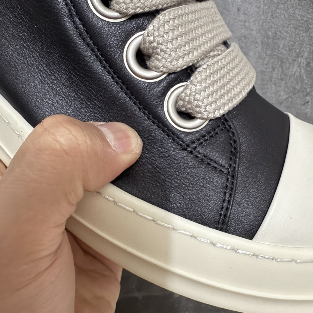 图片[4]-【XC2.0升级版】Rick Owens Vintage Low-Top Sneakers RO低帮系列暗黑高街经典休闲运动厚底板鞋 黑白粗绑带皮面 原厂皮批次上线 无需任何文案吹嘘！货硬就是王道！ 独家购入2025最新原鞋开发！重新调整最新批次细节！ 升级采用原厂粒面小牛皮打造！同步官方配备同规格材料布袋！标配原盒 加固硬盒外套 高标准出货！ PS：退换布袋丢失扣20 请知悉！ 尺码：38-45-选品中心