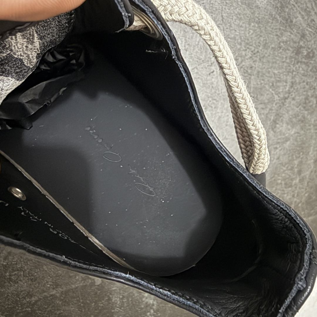图片[7]-【XC2.0升级版】Rick Owens Vintage Low-Top Sneakers RO低帮系列暗黑高街经典休闲运动厚底板鞋 黑白粗绑带皮面 原厂皮批次上线 无需任何文案吹嘘！货硬就是王道！ 独家购入2025最新原鞋开发！重新调整最新批次细节！ 升级采用原厂粒面小牛皮打造！同步官方配备同规格材料布袋！标配原盒 加固硬盒外套 高标准出货！ PS：退换布袋丢失扣20 请知悉！ 尺码：38-45-选品中心