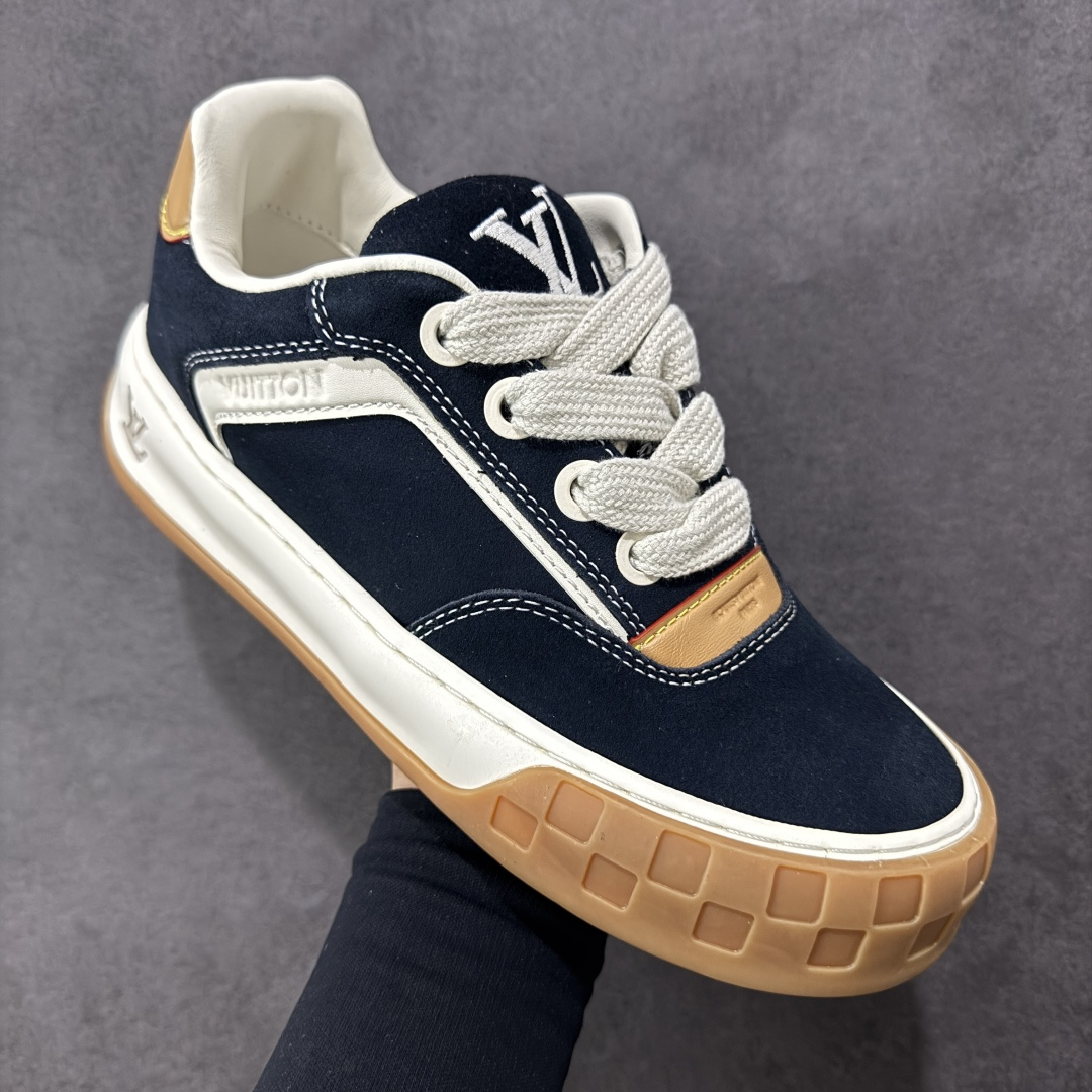 图片[3]-【广东公司级礼盒】LV 路易威登LOUIS VUITTON Tilted Low Sneakers 倾斜系列低帮复古休闲运动文化百搭板鞋 2026早春款板鞋 LV爆款饼干鞋 性价比礼盒版本 做工不错 材料做了适当减配 厚实抽屉礼品鞋盒及包装说明书防尘布袋物件(附送官方快递加固牛皮纸外盒!!) 尺码：35 36 37 38 39 40 41 42 43 44 45-选品中心
