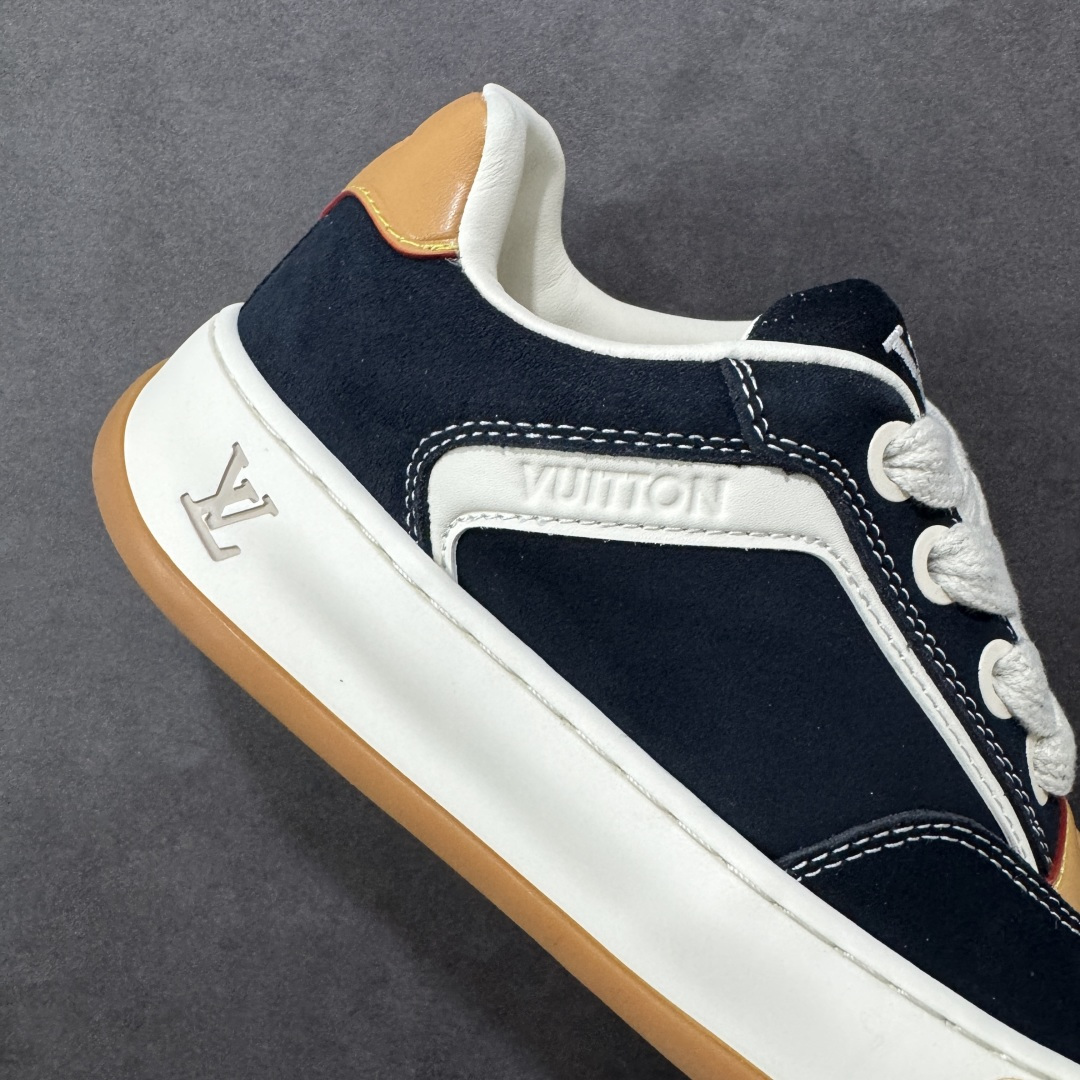 图片[6]-【广东公司级礼盒】LV 路易威登LOUIS VUITTON Tilted Low Sneakers 倾斜系列低帮复古休闲运动文化百搭板鞋 2026早春款板鞋 LV爆款饼干鞋 性价比礼盒版本 做工不错 材料做了适当减配 厚实抽屉礼品鞋盒及包装说明书防尘布袋物件(附送官方快递加固牛皮纸外盒!!) 尺码：35 36 37 38 39 40 41 42 43 44 45-选品中心