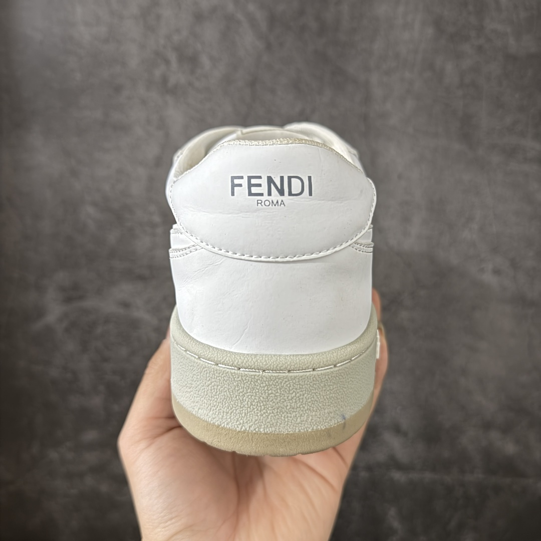 图片[4]-【YS纯原】广奢高端货 FENDI芬迪 Match 绒面皮革 压纹系带 男女同款 黑白红底经典款 ✦ 官方同源渠道 · 原装订单 ✦ 专柜全套包装＋原装配件齐全 ✦ 鞋底内置核心防伪芯片 · 可感应 ✦ FENDI Match 最新爆款情侣款板鞋 ✦ 高工艺无缝细空胶技术 ✦ 贴楦误差仅 0.05mm ✦ 固特异内外锁死工艺 ✦ 最大弯折也不开胶 · 环保无异味 ✦ 麂皮＋胶片拼接鞋面，质感更高级 ✦ Logo内里使用毛巾绒MX，脚感细腻温柔 尺码：35-45-选品中心