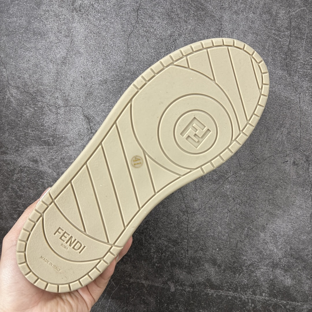 图片[9]-【YS纯原】广奢高端货 FENDI芬迪 Match 绒面皮革 压纹系带 男女同款 黑白红底经典款 ✦ 官方同源渠道 · 原装订单 ✦ 专柜全套包装＋原装配件齐全 ✦ 鞋底内置核心防伪芯片 · 可感应 ✦ FENDI Match 最新爆款情侣款板鞋 ✦ 高工艺无缝细空胶技术 ✦ 贴楦误差仅 0.05mm ✦ 固特异内外锁死工艺 ✦ 最大弯折也不开胶 · 环保无异味 ✦ 麂皮＋胶片拼接鞋面，质感更高级 ✦ Logo内里使用毛巾绒MX，脚感细腻温柔 尺码：35-45-选品中心