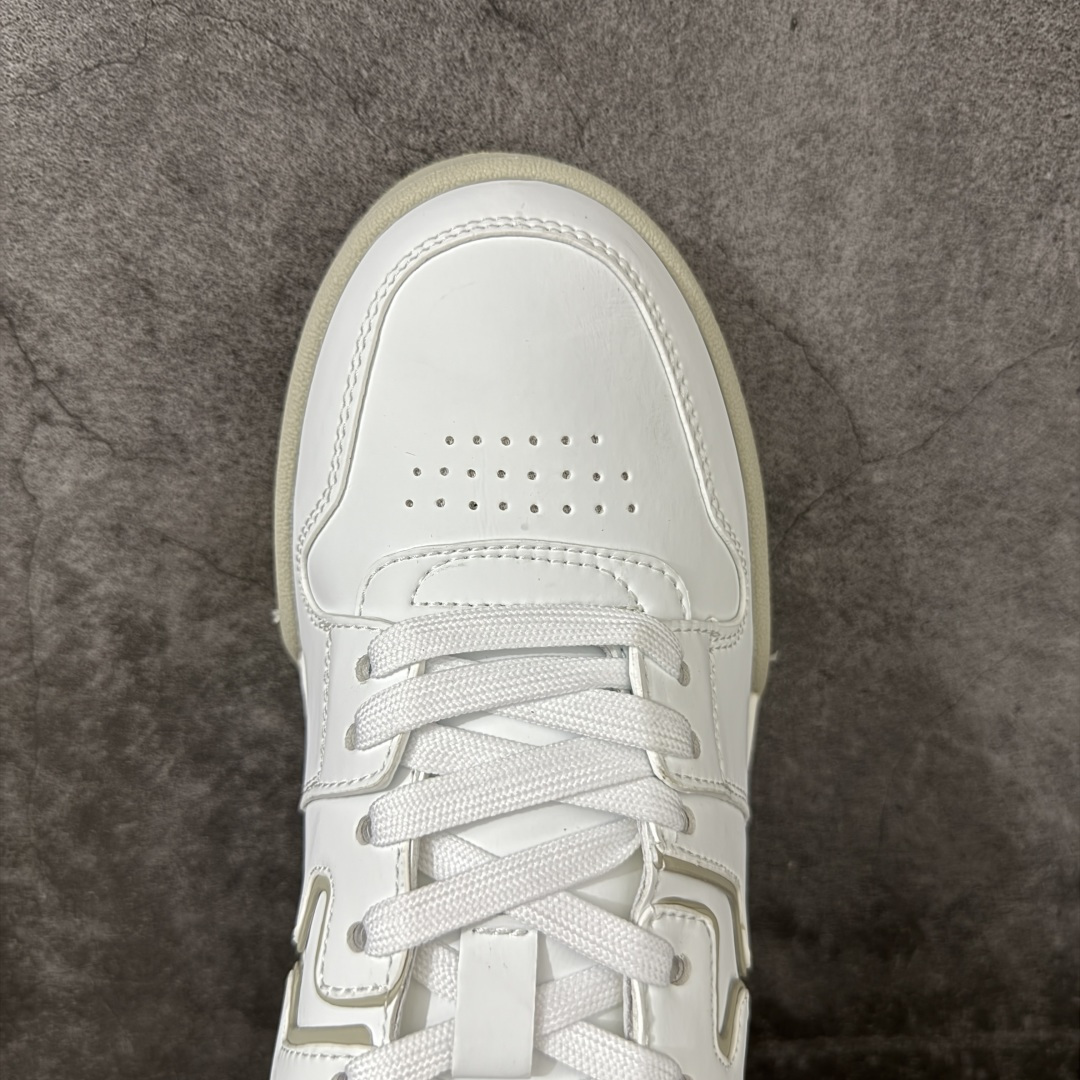 图片[5]-【YS纯原】广奢高端货 FENDI芬迪 Match 绒面皮革 压纹系带 男女同款 黑白红底经典款 ✦ 官方同源渠道 · 原装订单 ✦ 专柜全套包装＋原装配件齐全 ✦ 鞋底内置核心防伪芯片 · 可感应 ✦ FENDI Match 最新爆款情侣款板鞋 ✦ 高工艺无缝细空胶技术 ✦ 贴楦误差仅 0.05mm ✦ 固特异内外锁死工艺 ✦ 最大弯折也不开胶 · 环保无异味 ✦ 麂皮＋胶片拼接鞋面，质感更高级 ✦ Logo内里使用毛巾绒MX，脚感细腻温柔 尺码：35-45-选品中心