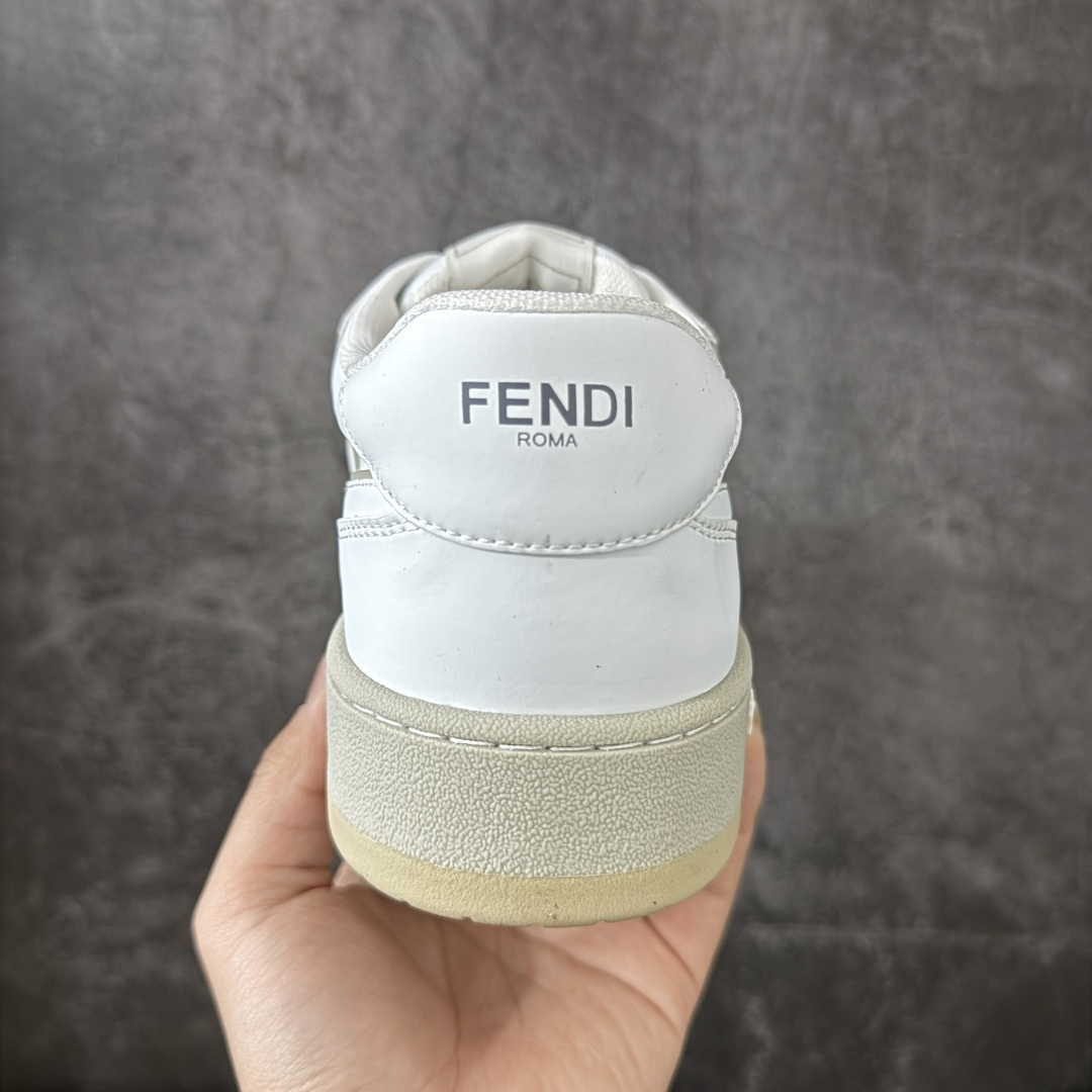 图片[4]-【YS纯原】广奢高端货 FENDI芬迪 Match 绒面皮革 压纹系带 男女同款 黑白红底经典款 ✦ 官方同源渠道 · 原装订单 ✦ 专柜全套包装＋原装配件齐全 ✦ 鞋底内置核心防伪芯片 · 可感应 ✦ FENDI Match 最新爆款情侣款板鞋 ✦ 高工艺无缝细空胶技术 ✦ 贴楦误差仅 0.05mm ✦ 固特异内外锁死工艺 ✦ 最大弯折也不开胶 · 环保无异味 ✦ 麂皮＋胶片拼接鞋面，质感更高级 ✦ Logo内里使用毛巾绒MX，脚感细腻温柔 尺码：35-45-选品中心