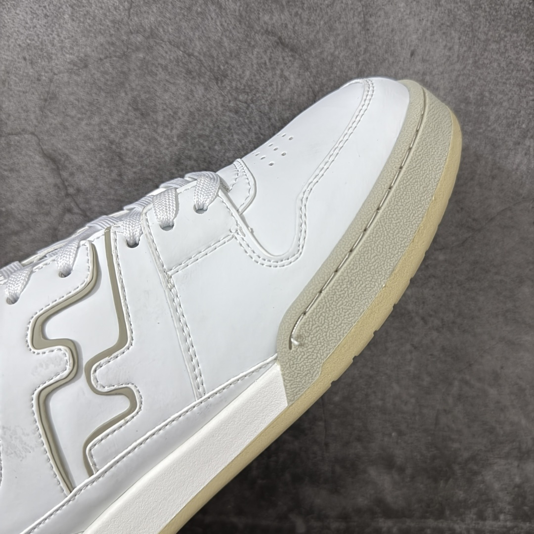 图片[6]-【YS纯原】广奢高端货 FENDI芬迪 Match 绒面皮革 压纹系带 男女同款 黑白红底经典款 ✦ 官方同源渠道 · 原装订单 ✦ 专柜全套包装＋原装配件齐全 ✦ 鞋底内置核心防伪芯片 · 可感应 ✦ FENDI Match 最新爆款情侣款板鞋 ✦ 高工艺无缝细空胶技术 ✦ 贴楦误差仅 0.05mm ✦ 固特异内外锁死工艺 ✦ 最大弯折也不开胶 · 环保无异味 ✦ 麂皮＋胶片拼接鞋面，质感更高级 ✦ Logo内里使用毛巾绒MX，脚感细腻温柔 尺码：35-45-选品中心