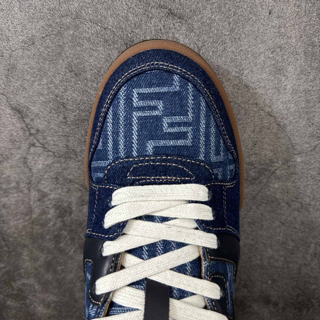 图片[5]-【YS纯原】广奢高端货 FENDI芬迪 Match 绒面皮革 压纹系带 男女同款 黑白红底经典款 ✦ 官方同源渠道 · 原装订单 ✦ 专柜全套包装＋原装配件齐全 ✦ 鞋底内置核心防伪芯片 · 可感应 ✦ FENDI Match 最新爆款情侣款板鞋 ✦ 高工艺无缝细空胶技术 ✦ 贴楦误差仅 0.05mm ✦ 固特异内外锁死工艺 ✦ 最大弯折也不开胶 · 环保无异味 ✦ 麂皮＋胶片拼接鞋面，质感更高级 ✦ Logo内里使用毛巾绒MX，脚感细腻温柔 尺码：35-45-选品中心