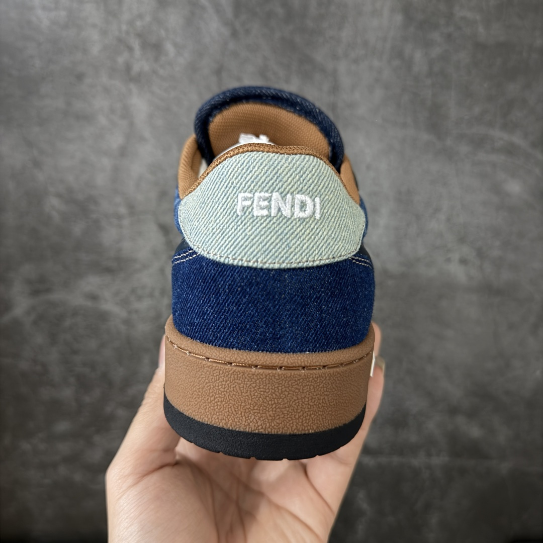 图片[4]-【YS纯原】广奢高端货 FENDI芬迪 Match 绒面皮革 压纹系带 男女同款 黑白红底经典款 ✦ 官方同源渠道 · 原装订单 ✦ 专柜全套包装＋原装配件齐全 ✦ 鞋底内置核心防伪芯片 · 可感应 ✦ FENDI Match 最新爆款情侣款板鞋 ✦ 高工艺无缝细空胶技术 ✦ 贴楦误差仅 0.05mm ✦ 固特异内外锁死工艺 ✦ 最大弯折也不开胶 · 环保无异味 ✦ 麂皮＋胶片拼接鞋面，质感更高级 ✦ Logo内里使用毛巾绒MX，脚感细腻温柔 尺码：35-45-选品中心