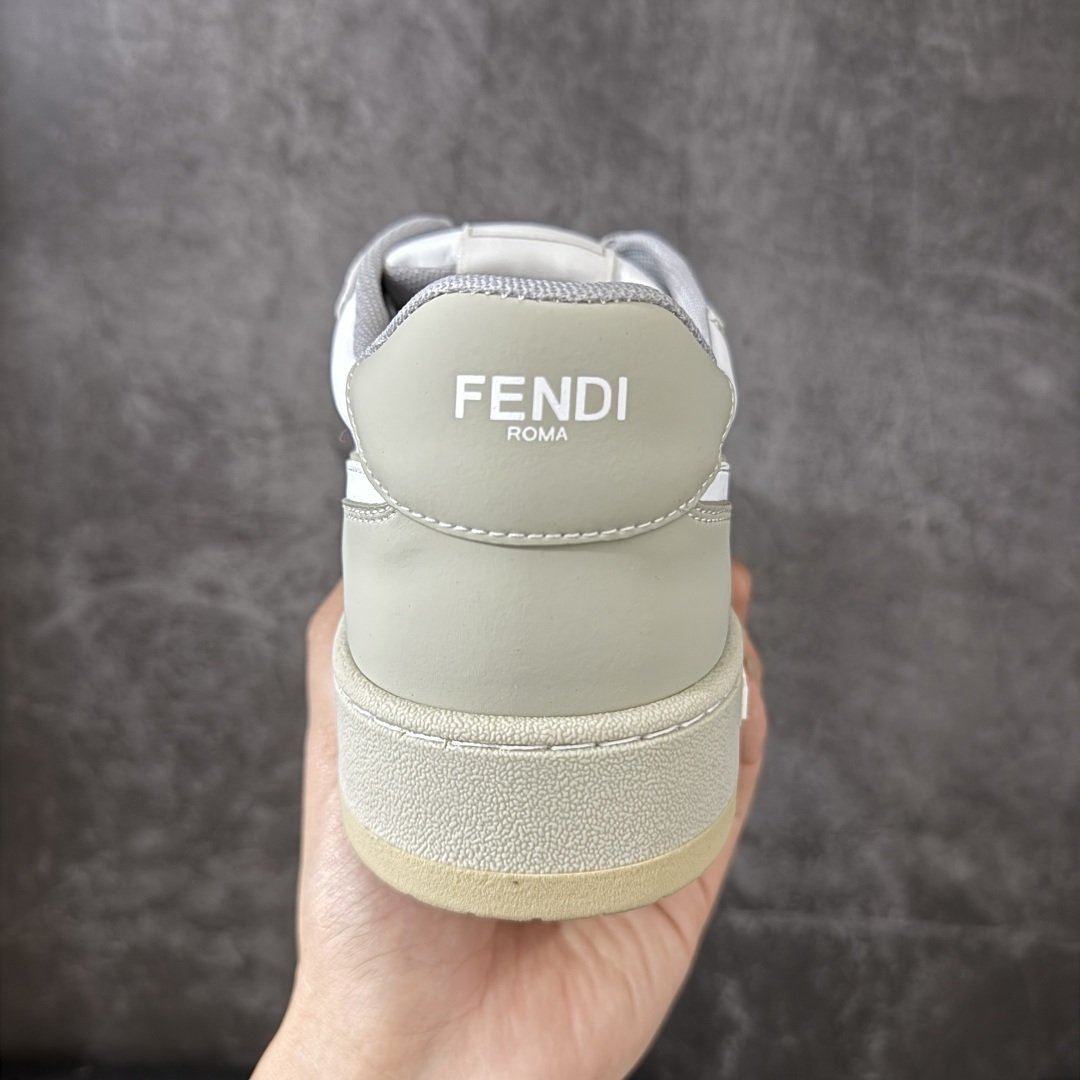 图片[4]-【YS纯原】广奢高端货 FENDI芬迪 Match 绒面皮革 压纹系带 男女同款 黑白红底经典款 ✦ 官方同源渠道 · 原装订单 ✦ 专柜全套包装＋原装配件齐全 ✦ 鞋底内置核心防伪芯片 · 可感应 ✦ FENDI Match 最新爆款情侣款板鞋 ✦ 高工艺无缝细空胶技术 ✦ 贴楦误差仅 0.05mm ✦ 固特异内外锁死工艺 ✦ 最大弯折也不开胶 · 环保无异味 ✦ 麂皮＋胶片拼接鞋面，质感更高级 ✦ Logo内里使用毛巾绒MX，脚感细腻温柔 尺码：35-45-选品中心