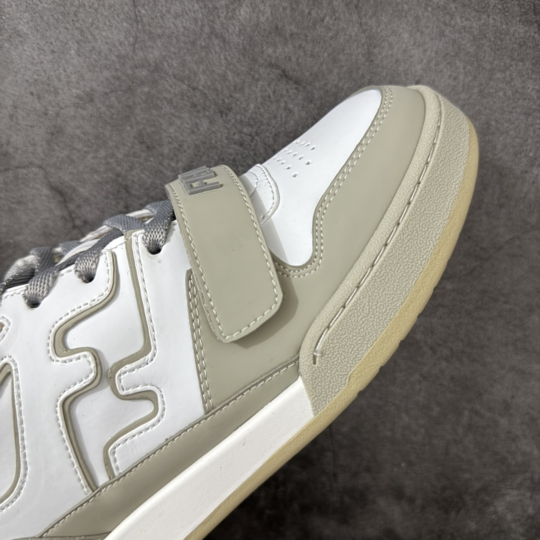 图片[6]-【YS纯原】广奢高端货 FENDI芬迪 Match 绒面皮革 压纹系带 男女同款 黑白红底经典款 ✦ 官方同源渠道 · 原装订单 ✦ 专柜全套包装＋原装配件齐全 ✦ 鞋底内置核心防伪芯片 · 可感应 ✦ FENDI Match 最新爆款情侣款板鞋 ✦ 高工艺无缝细空胶技术 ✦ 贴楦误差仅 0.05mm ✦ 固特异内外锁死工艺 ✦ 最大弯折也不开胶 · 环保无异味 ✦ 麂皮＋胶片拼接鞋面，质感更高级 ✦ Logo内里使用毛巾绒MX，脚感细腻温柔 尺码：35-45-选品中心