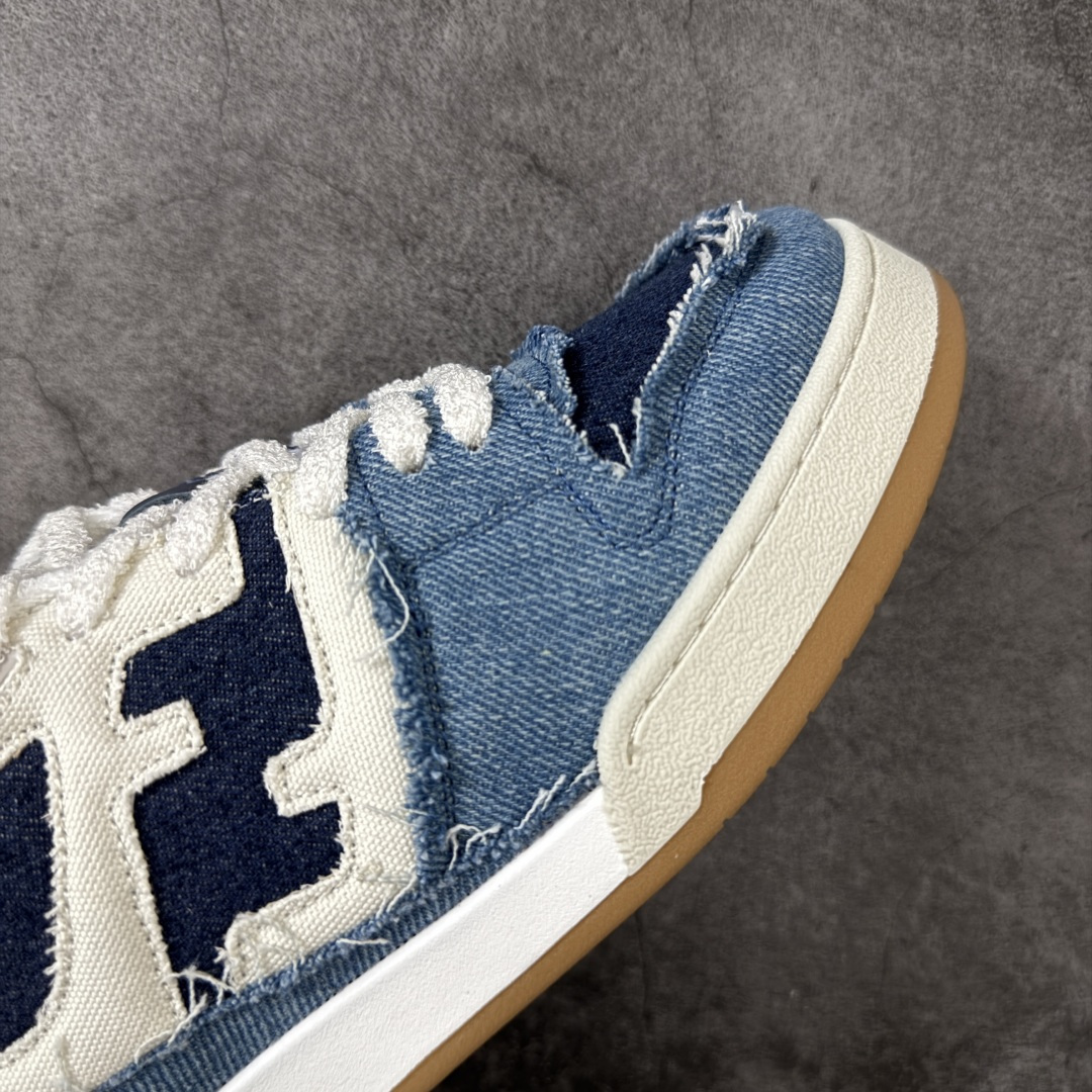 图片[6]-【YS纯原】广奢高端货 FENDI芬迪 Match 绒面皮革 压纹系带 男女同款 黑白红底经典款 ✦ 官方同源渠道 · 原装订单 ✦ 专柜全套包装＋原装配件齐全 ✦ 鞋底内置核心防伪芯片 · 可感应 ✦ FENDI Match 最新爆款情侣款板鞋 ✦ 高工艺无缝细空胶技术 ✦ 贴楦误差仅 0.05mm ✦ 固特异内外锁死工艺 ✦ 最大弯折也不开胶 · 环保无异味 ✦ 麂皮＋胶片拼接鞋面，质感更高级 ✦ Logo内里使用毛巾绒MX，脚感细腻温柔 尺码：35-45-选品中心