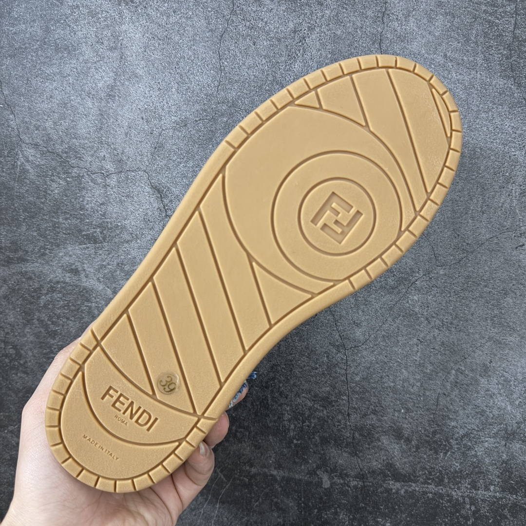 图片[9]-【YS纯原】广奢高端货 FENDI芬迪 Match 绒面皮革 压纹系带 男女同款 黑白红底经典款 ✦ 官方同源渠道 · 原装订单 ✦ 专柜全套包装＋原装配件齐全 ✦ 鞋底内置核心防伪芯片 · 可感应 ✦ FENDI Match 最新爆款情侣款板鞋 ✦ 高工艺无缝细空胶技术 ✦ 贴楦误差仅 0.05mm ✦ 固特异内外锁死工艺 ✦ 最大弯折也不开胶 · 环保无异味 ✦ 麂皮＋胶片拼接鞋面，质感更高级 ✦ Logo内里使用毛巾绒MX，脚感细腻温柔 尺码：35-45-选品中心