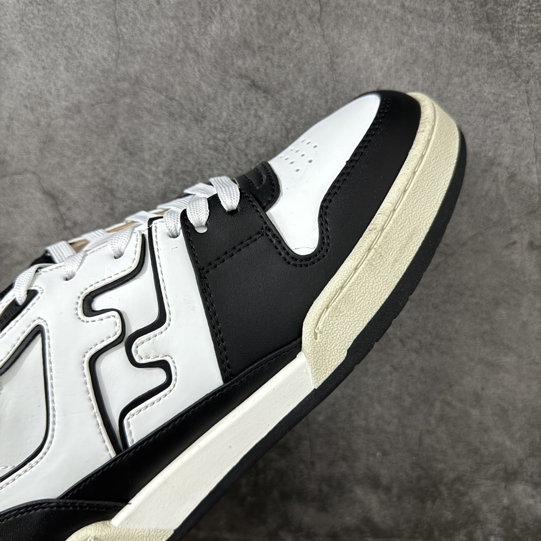 图片[6]-【YS纯原】广奢高端货 FENDI芬迪 Match 绒面皮革 压纹系带 男女同款 黑白红底经典款 ✦ 官方同源渠道 · 原装订单 ✦ 专柜全套包装＋原装配件齐全 ✦ 鞋底内置核心防伪芯片 · 可感应 ✦ FENDI Match 最新爆款情侣款板鞋 ✦ 高工艺无缝细空胶技术 ✦ 贴楦误差仅 0.05mm ✦ 固特异内外锁死工艺 ✦ 最大弯折也不开胶 · 环保无异味 ✦ 麂皮＋胶片拼接鞋面，质感更高级 ✦ Logo内里使用毛巾绒MX，脚感细腻温柔 尺码：35-45-选品中心