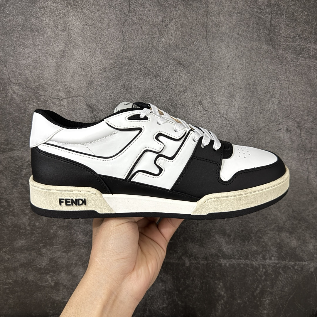 【YS纯原】广奢高端货 FENDI芬迪 Match 绒面皮革 压纹系带 男女同款 黑白红底经典款 ✦ 官方同源渠道 · 原装订单 ✦ 专柜全套包装+原装配件齐全 ✦ 鞋底内置核心防伪芯片 · 可感应 ✦ FENDI Match 最新爆款情侣款板鞋 ✦ 高工艺无缝细空胶技术 ✦ 贴楦误差仅 0.05mm ✦ 固特异内外锁死工艺 ✦ 最大弯折也不开胶 · 环保无异味 ✦ 麂皮+胶片拼接鞋面,质感更高级 ✦ Logo内里使用毛巾绒MX,脚感细腻温柔 尺码:35-45-选品中心